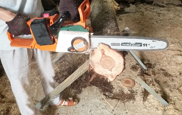 
N in ONE Brushless Motor 18V+18V battery operated chain saw 