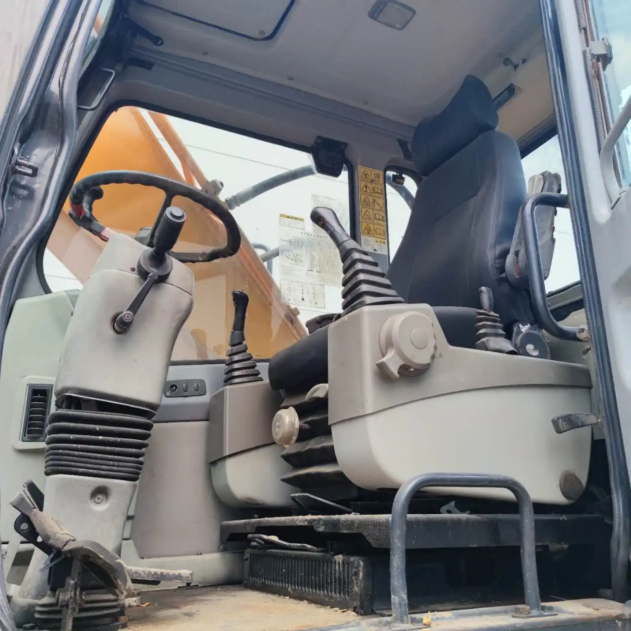 Оригинальный R210W-7 колесный экскаватор Hyundai 21-тонная Инженерная и строительная машина Большая Тяжелая для горячей продажи в Китае