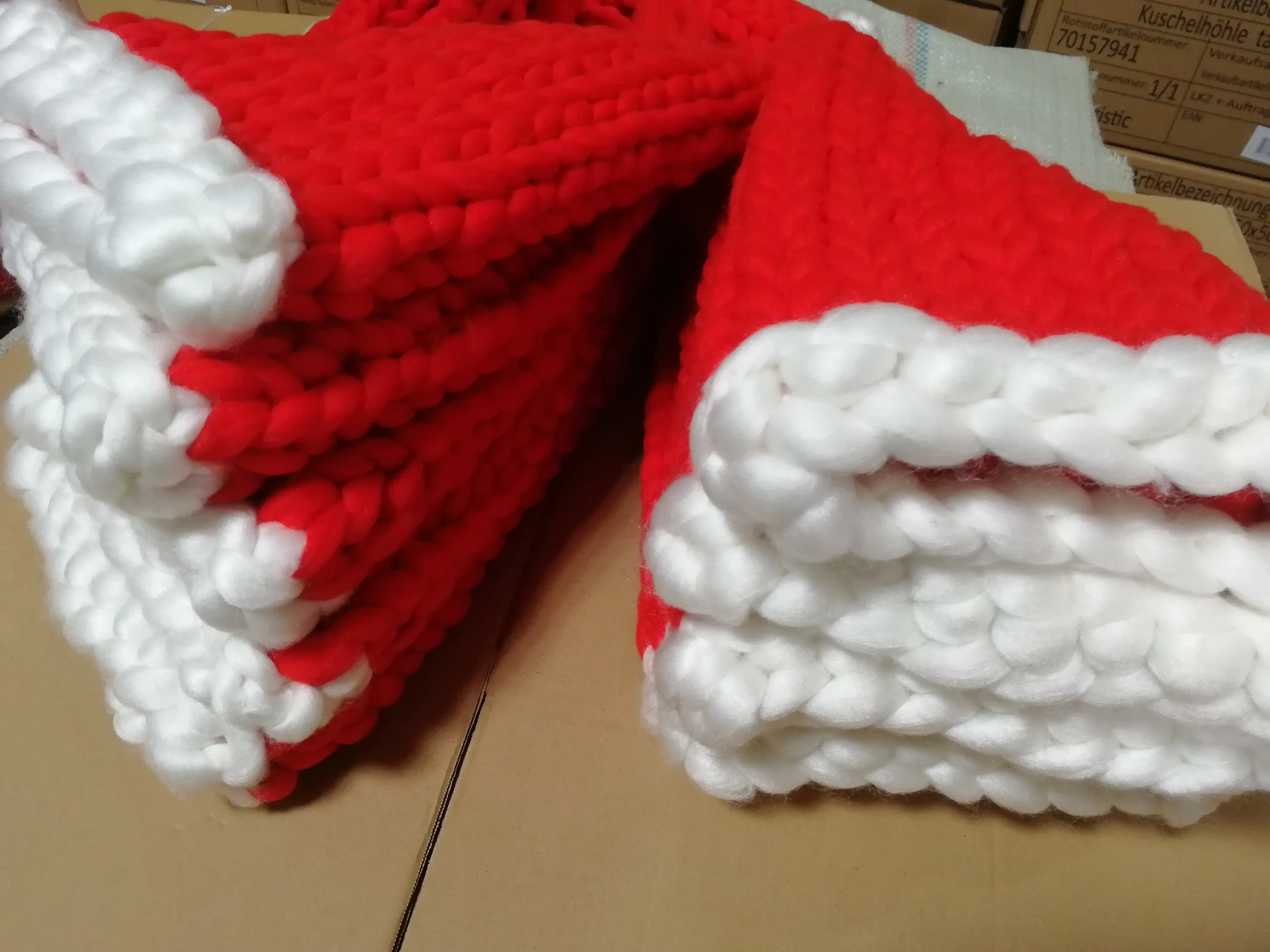 Magic Green 100% Wool Wearable Giant Yarn Merino Wool Super Chunky Yarn Hand Knit Super Cozy Blanket