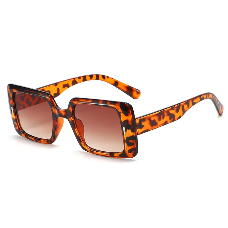 2022 New Square-Framed Fashionable Sunglasses Vintage rivet sunglasses Street Photography Sunglasses