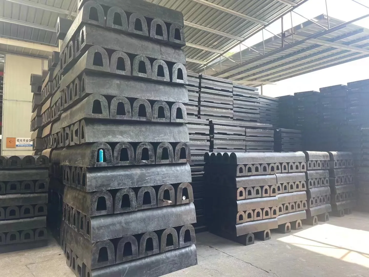 high quality marine rubber fender price dock rubber fender rubber bumper