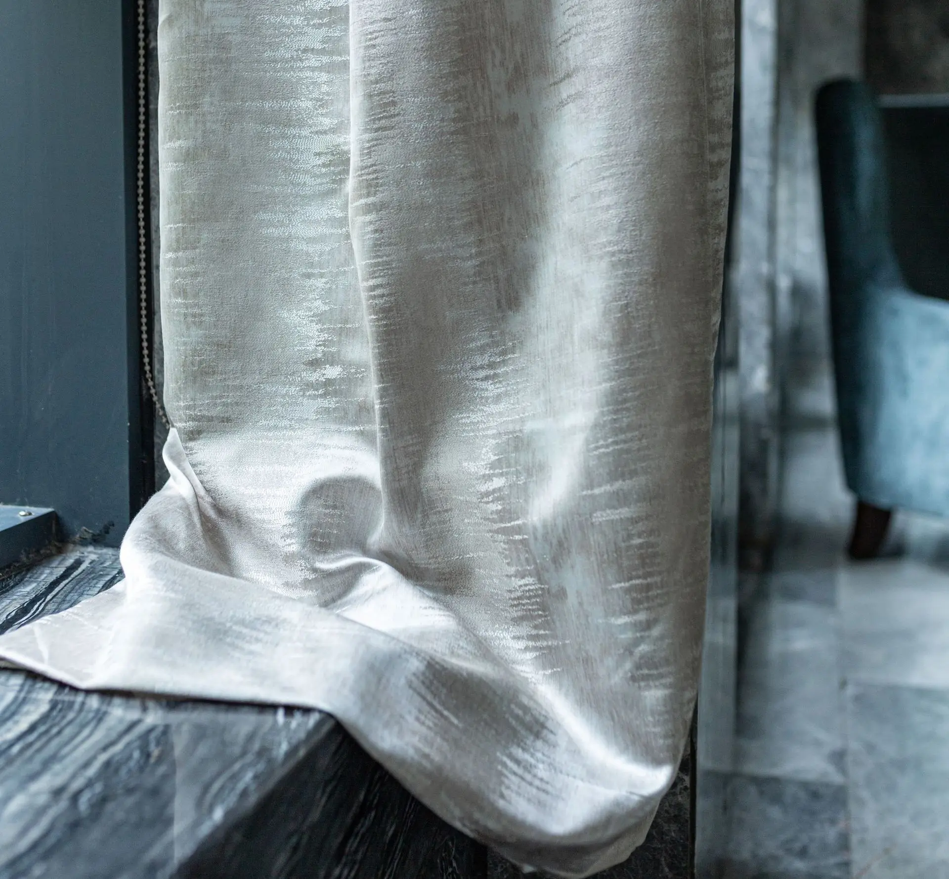 China Manufacturer Modern Light Luxury Silk Texture Jacquard Curtain Fabric For Living Room