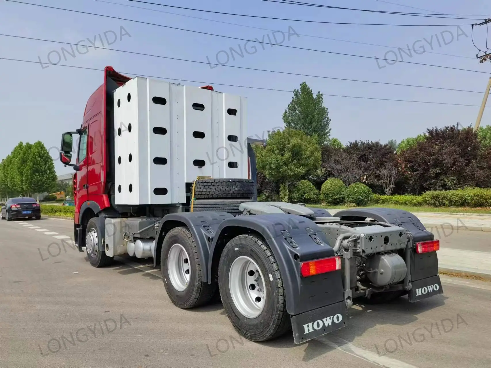 Sino Truck Howo T7H 6x4 CNG 40 Ton 10-Wheel Steel Manual Transmission Design 450hp 4x2 Air Suspension Tractor Truck Left Hand