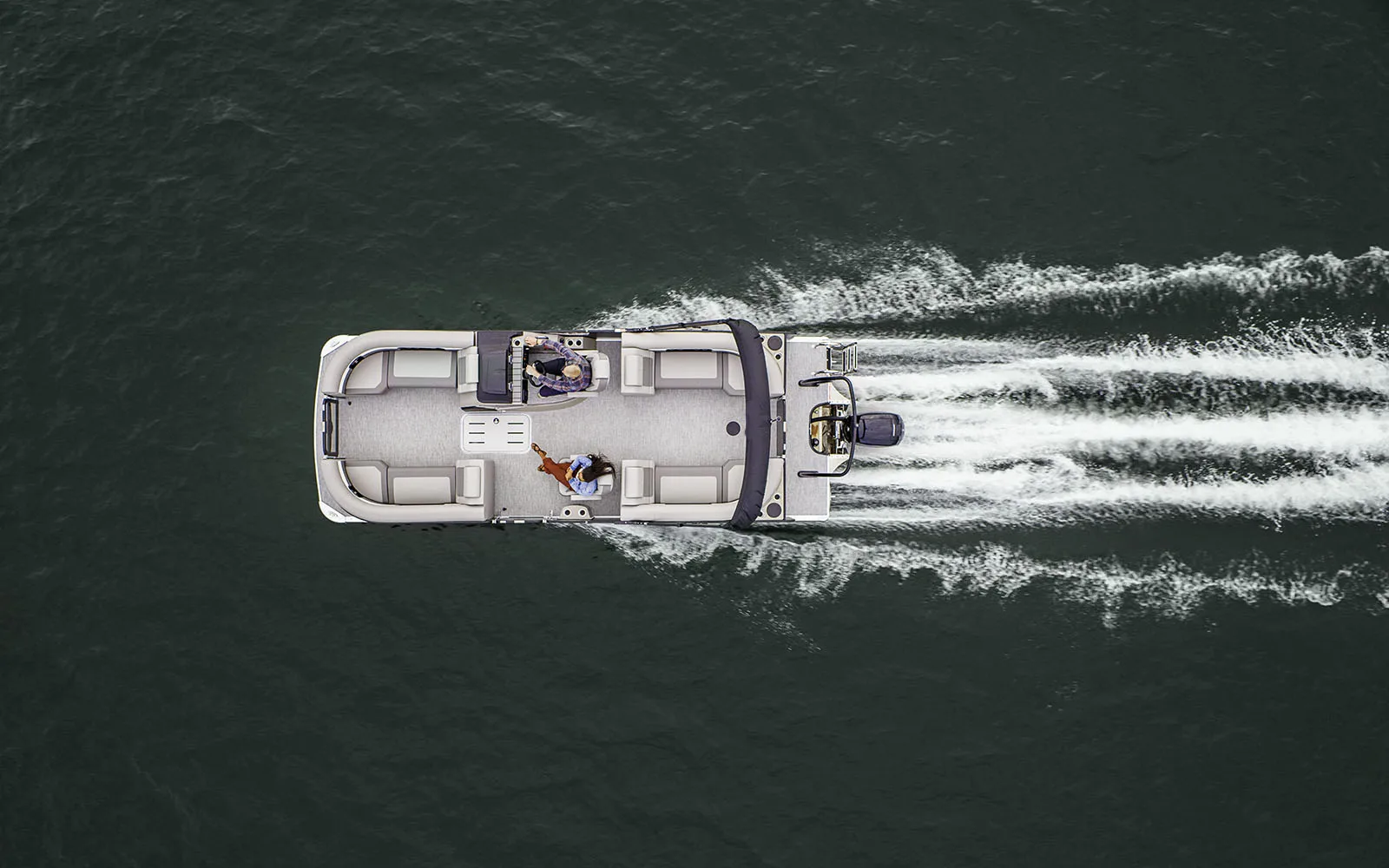 Durable 27 FT Fiberglass Luxury Yacht Factory Direct with Powerful Outboard Engine and Fiberglass Hull