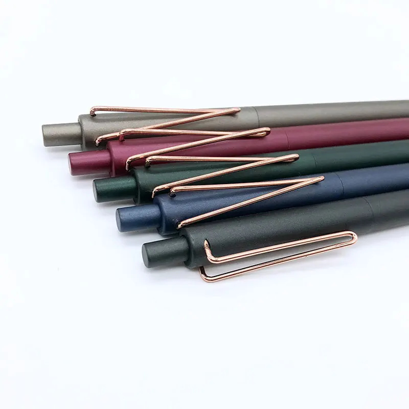 Maxwri High Quality Plastic Gel Ink Pen 0.5 Unique Metal Clip Luxury Paint Barrel Retractable Gel Pens for Promotion Office