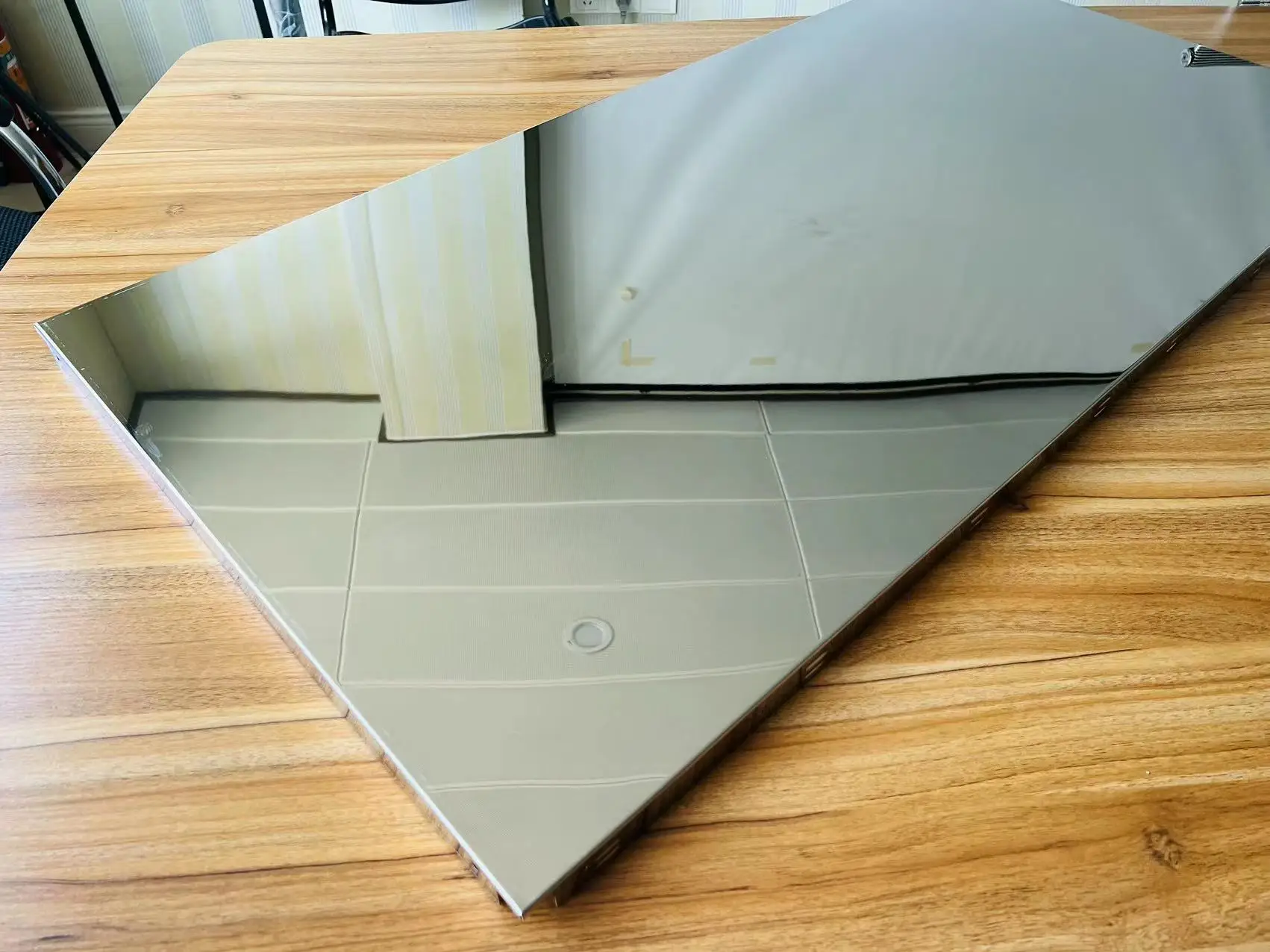 Hammered Effect Stainless Steel Clip in Ceiling Panel in Blue Color Metro Station Design