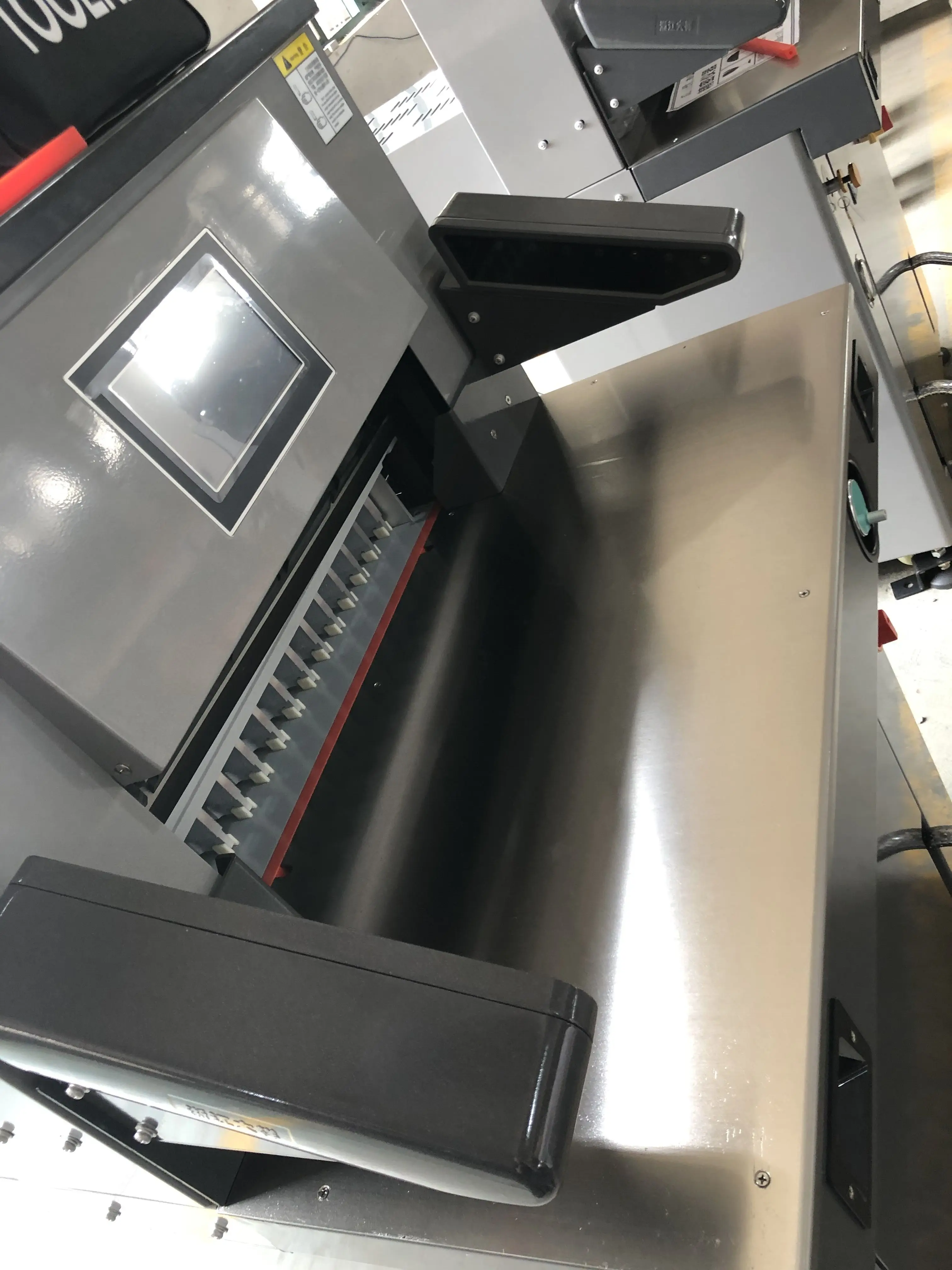 A3 paper cutter 490mm Electric Paper Cutting Machine H490TV7 Hydraulic Paper Trimmer FRONT