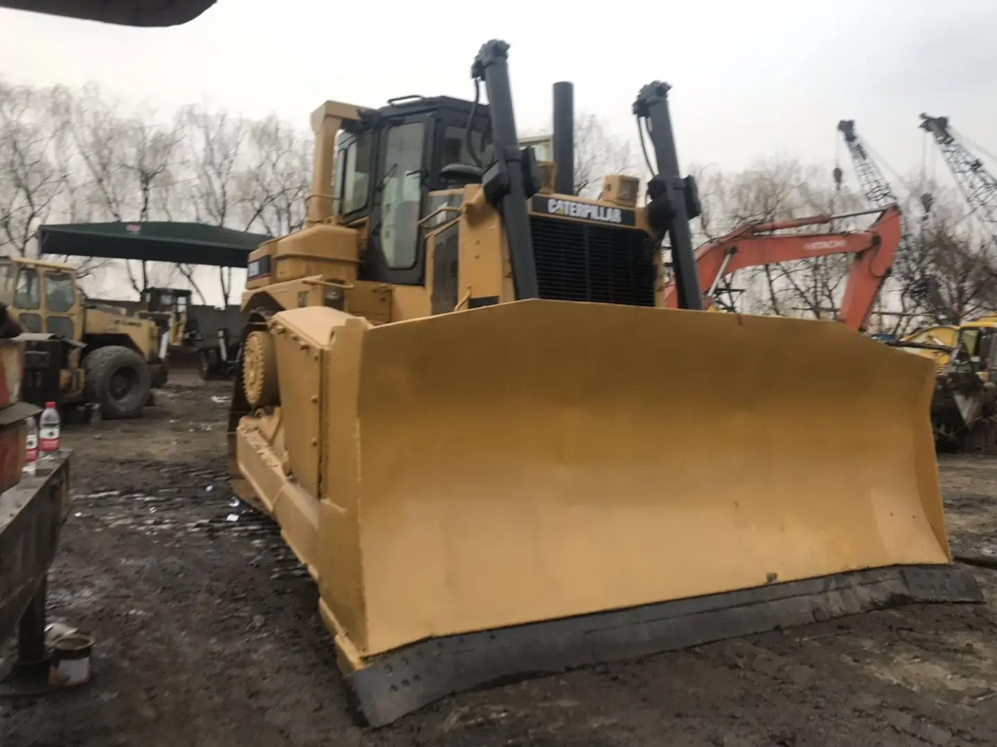 Тяжелая строительная техника cat d9n бульдозер