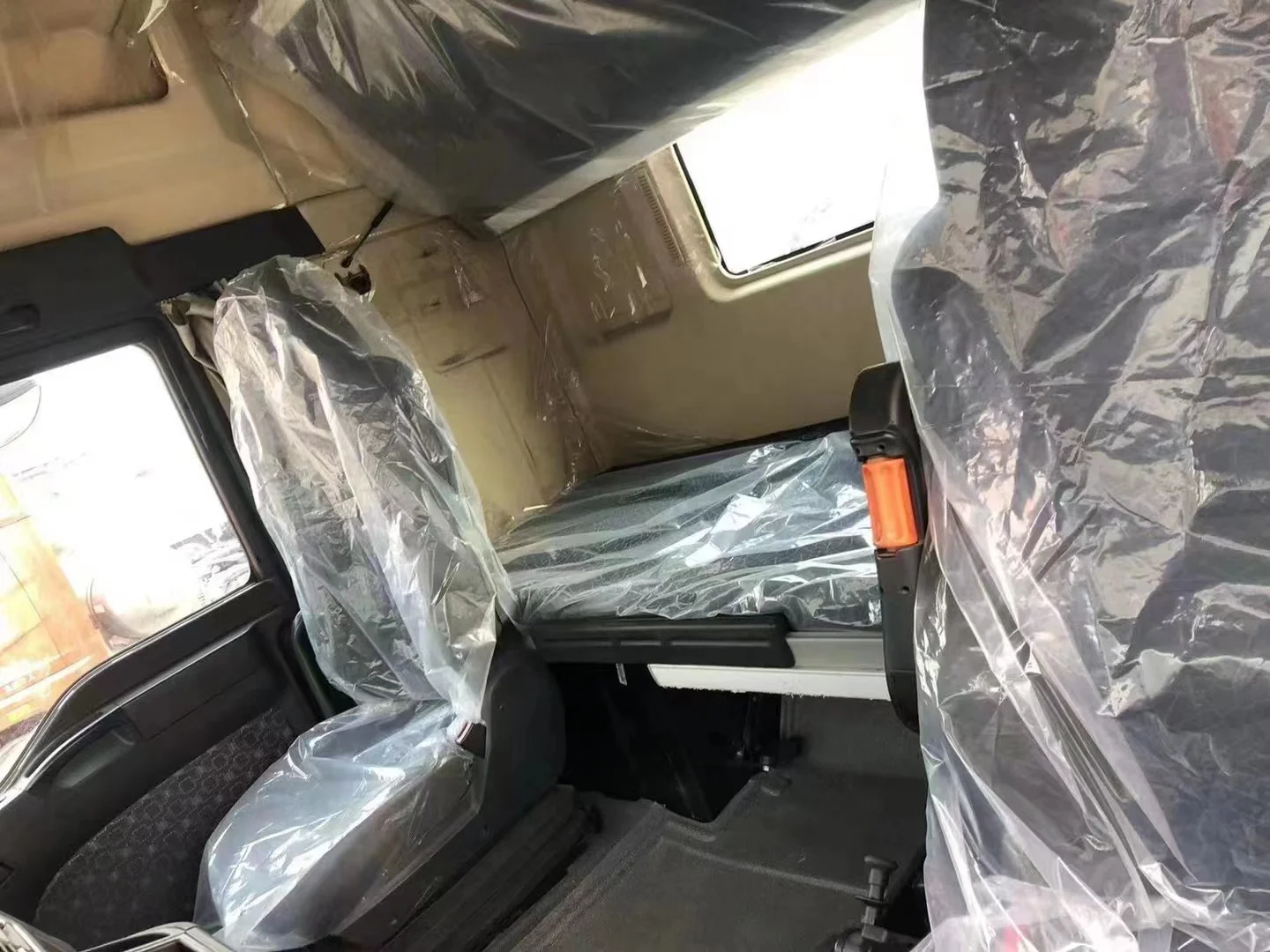 2024 Top Quality Automatic Gearbox Sinotruk SITRAK 4X2 C7H Truck Head