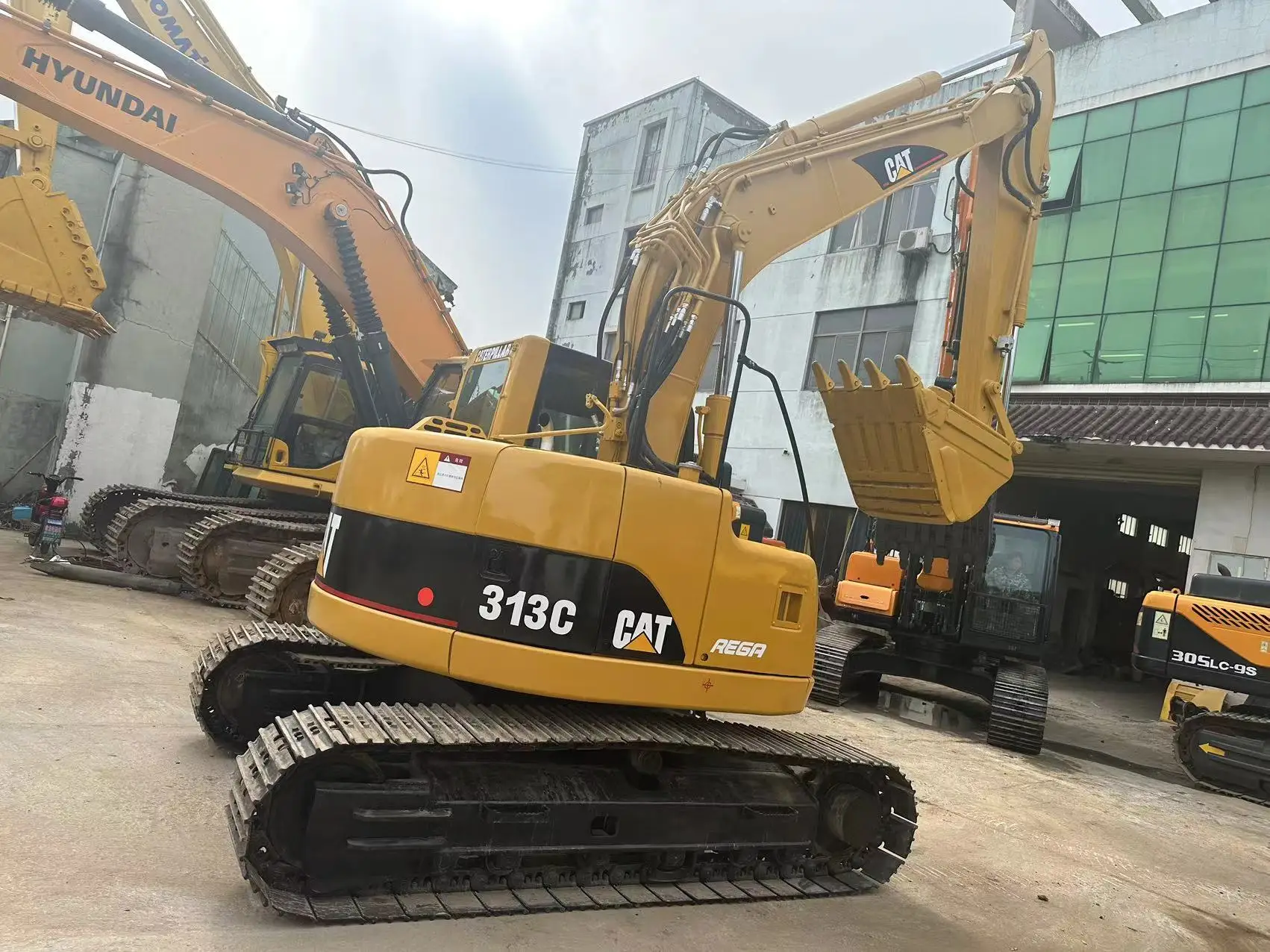 Caterpillar Original Large Construction Equipment Caterpillar CAT313C Used Crawler Excavator Cat313C