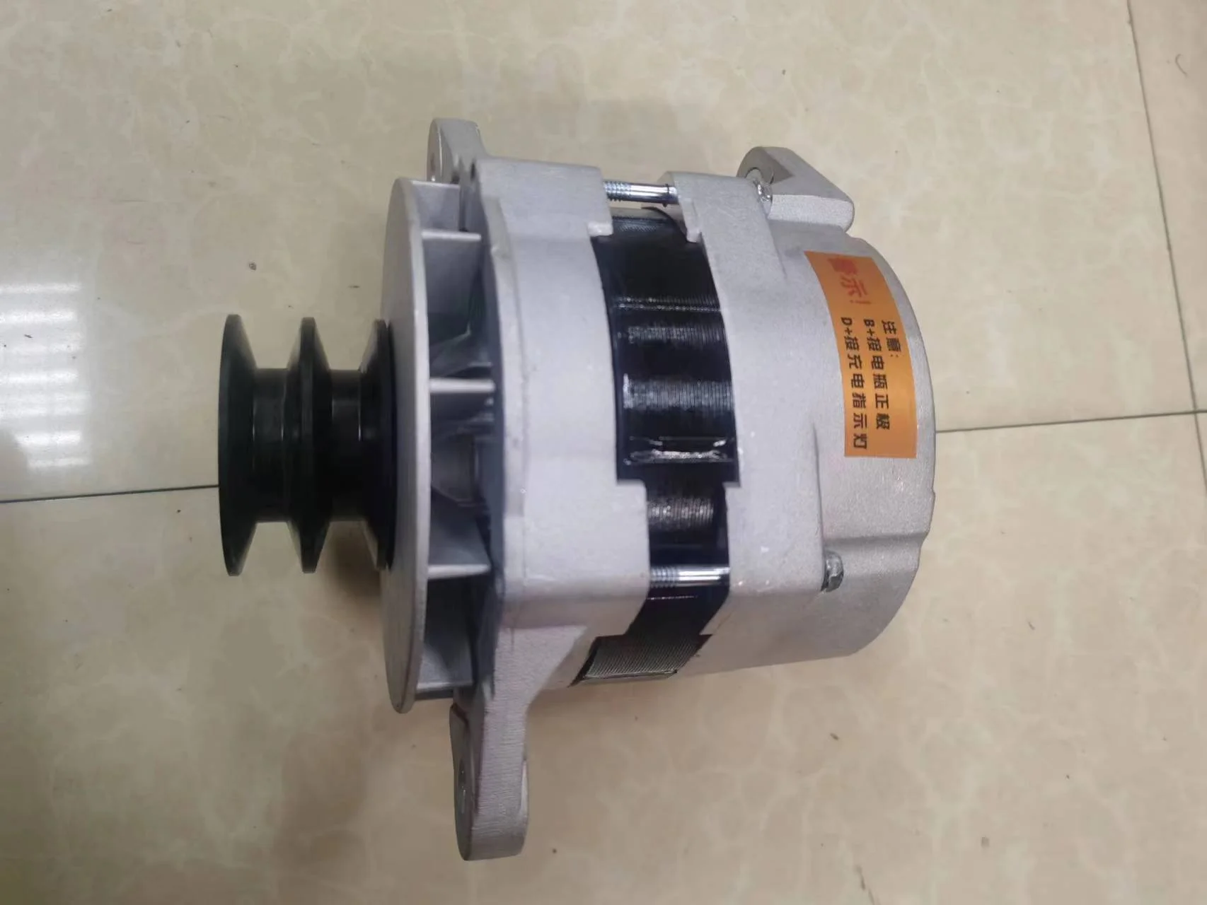 Doosan Daewoo Hyunda i Develon Excavator Parts 65.26101-7174  Alternator 300901-00010 OEM