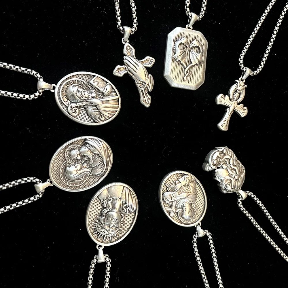 VEROMCA Wholesale European and American Retro Silver Jesus Necklace Stainless Steel Cross Amulet Necklace