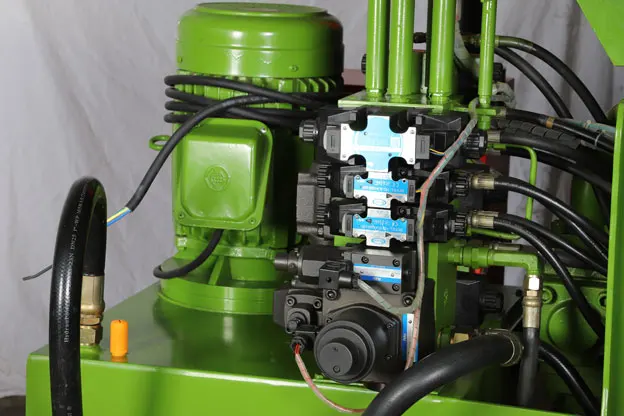 Cat6 cat5 RJ45 network cable connector mini plug injection molding machine