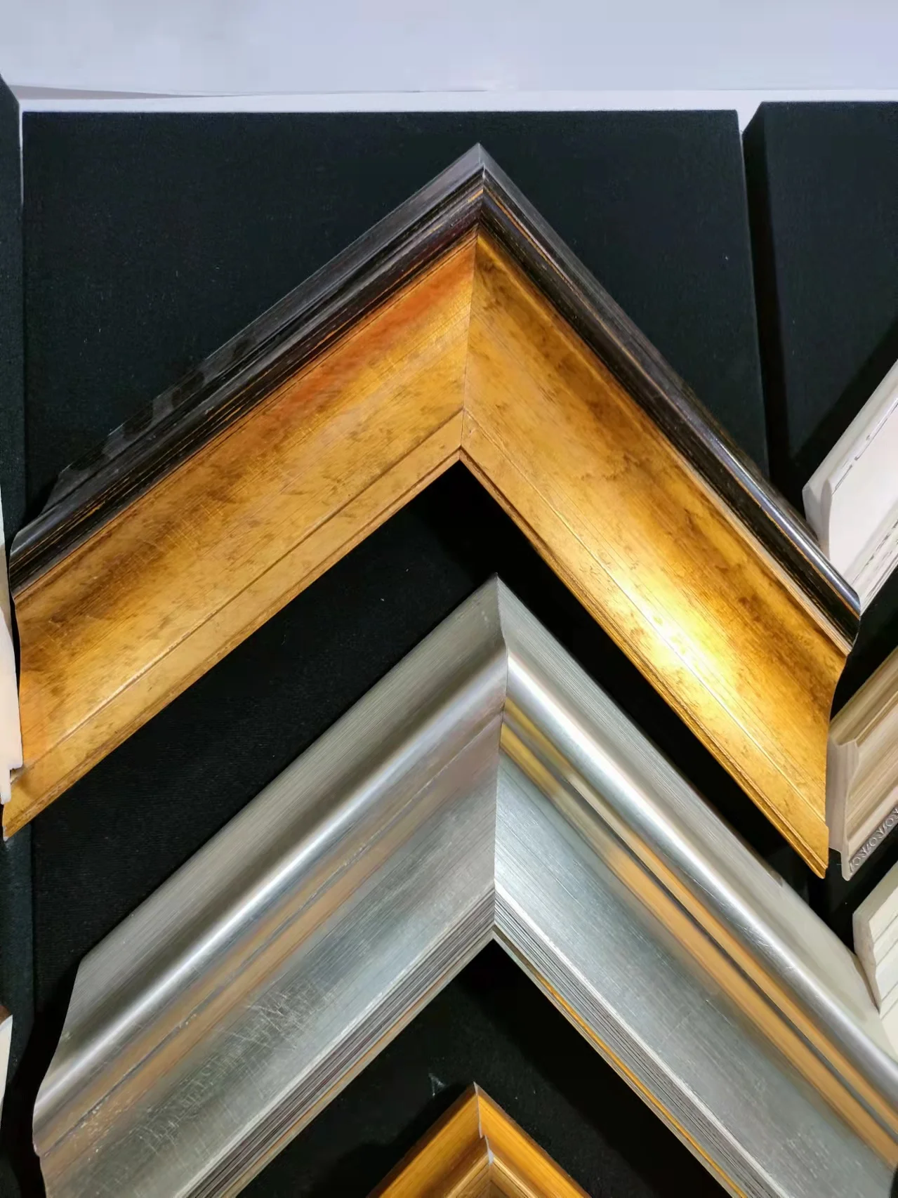 European ancient wholesale molduras de marcos antique picture photo frame moulding sticks profile for installing photo frame