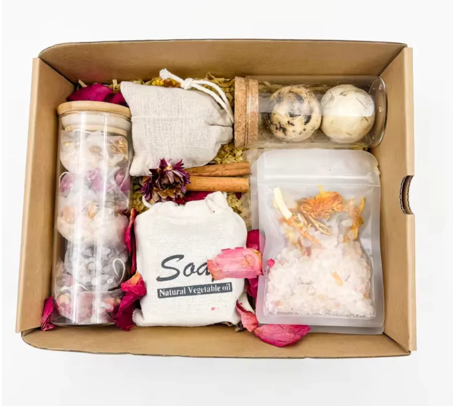 Vegan Private Label Bath Sets Natural Sea Salts Bombs Candles Skin Lightening Scrub Bath Gift Set