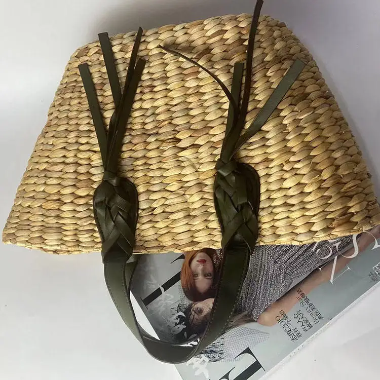 Good quality Fashion casual all seasons wheat straw handmade straw woven bag