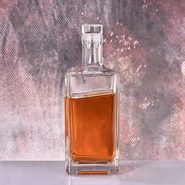 Source Factory Price 250ml 500ml 700ml Square Glass Vodka Gin Rum Whiskey Brandy Bottle Liquor Bottle With Cork