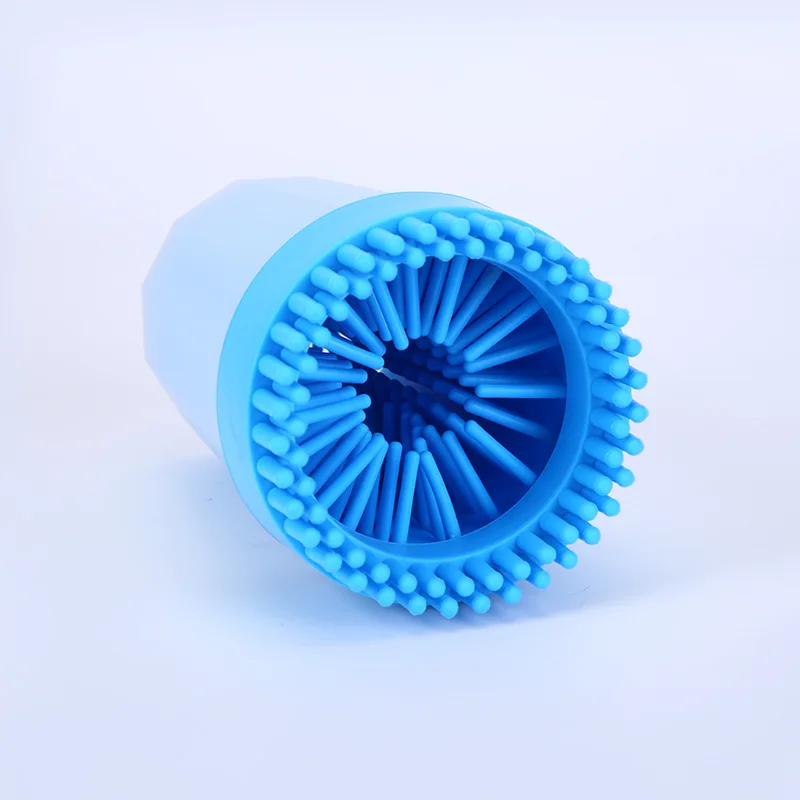 Portable dog paw cleaner with towel upgrade 2 in 1 pet paws cleaner grooming brush dog plunger feet washer Muddy paw cleaner