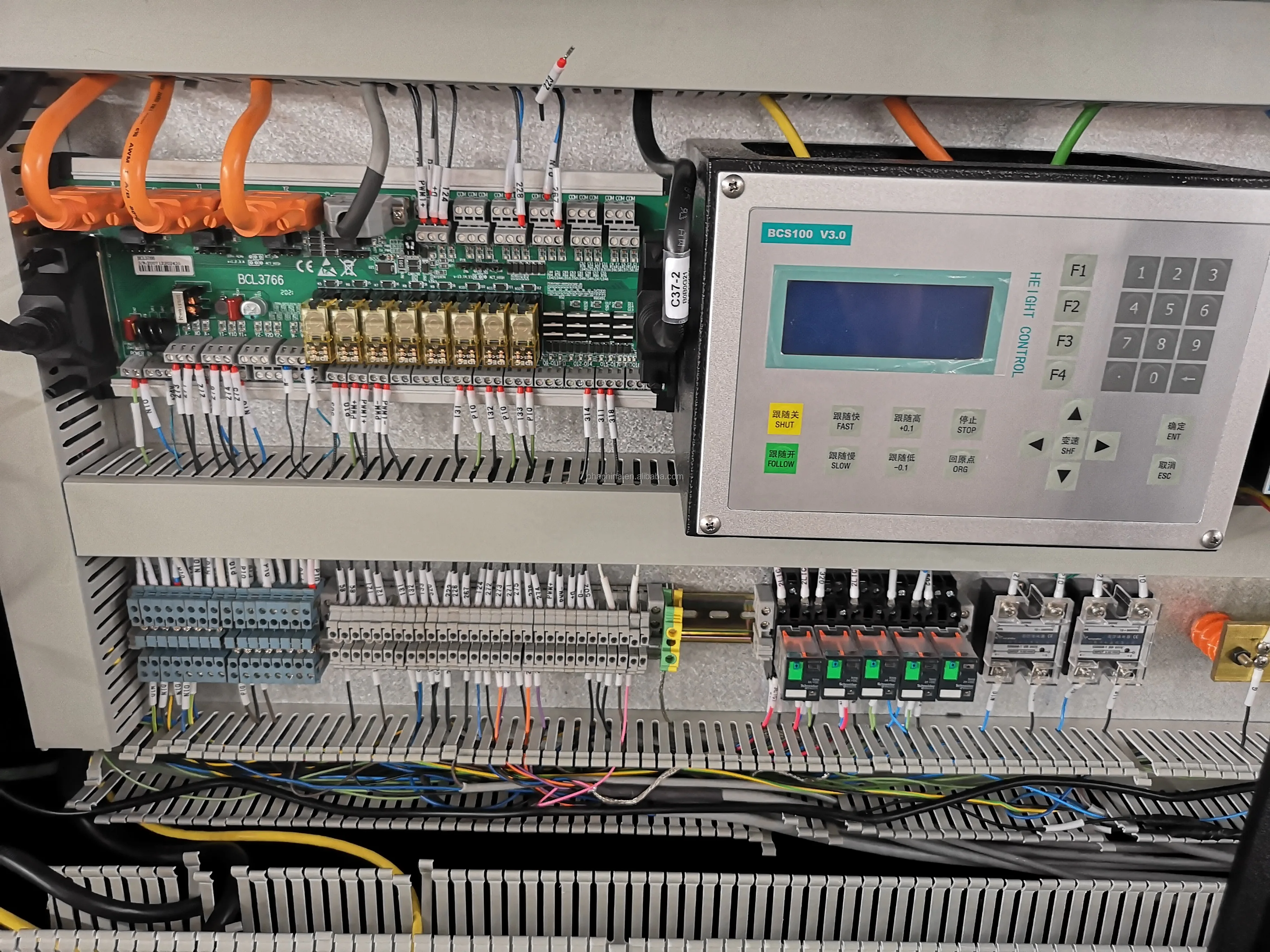  Новый продукт OHA бренд OHA-3015 1500W станок для лазерной резки с ЧПУ автофокусом объектива