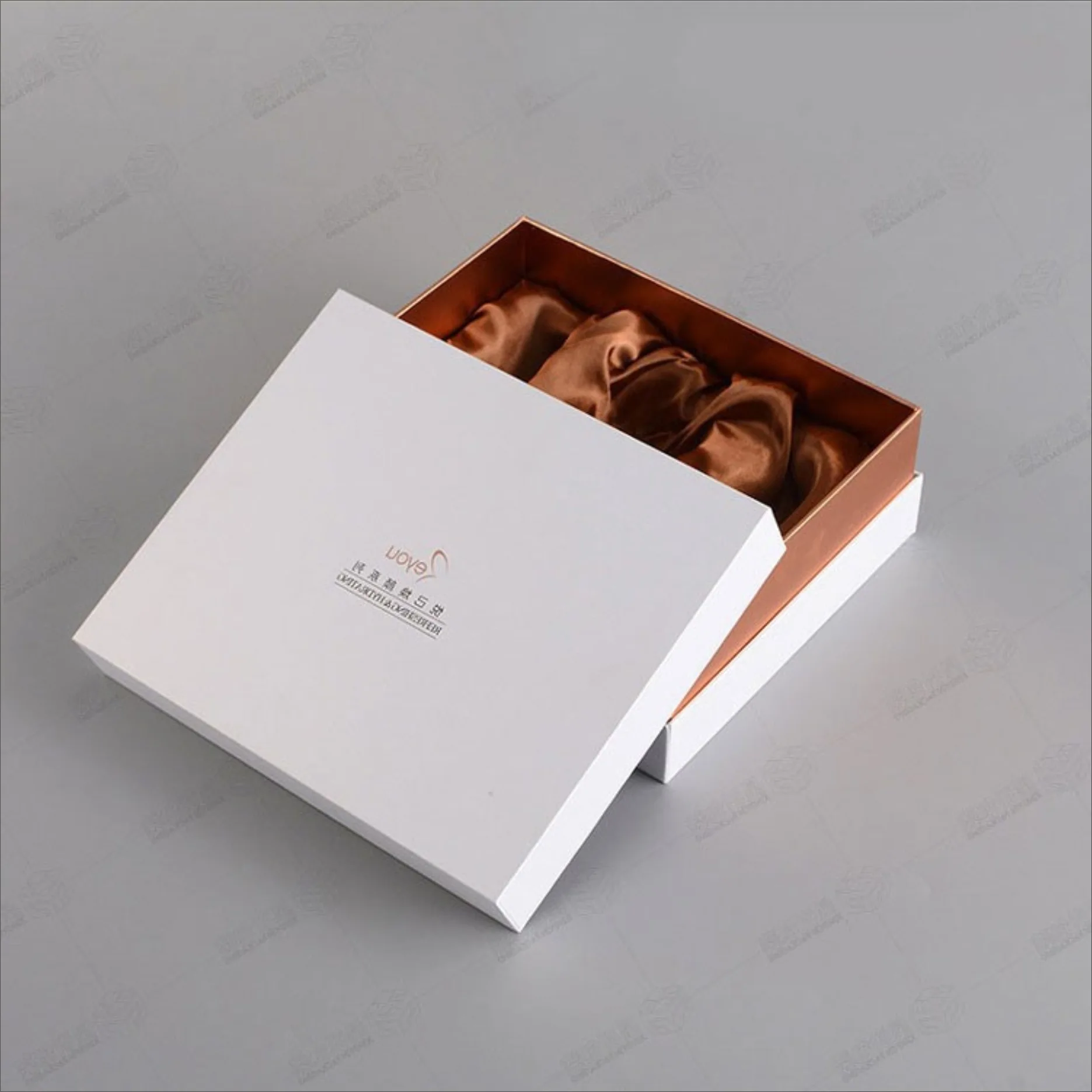 Custom Logo Wholesale Luxury Folding Magnet Storage Clothing Cap Hamper Box  Packaging With Ribbon Magnetic Shoe Gift Box