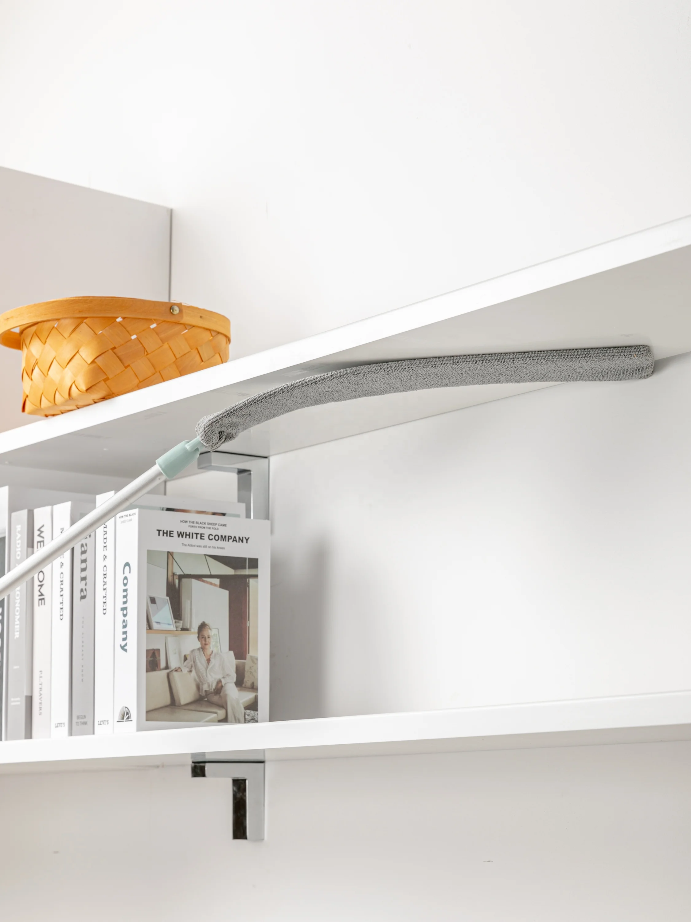 Wholesale High Quality House Long Handle Gap Microfiber Dust Cleaning Brush