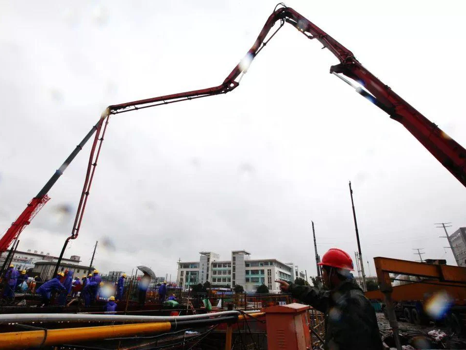 37m Truck-mounted Concrete Pump SYM5230THB 370C-8A to Oman