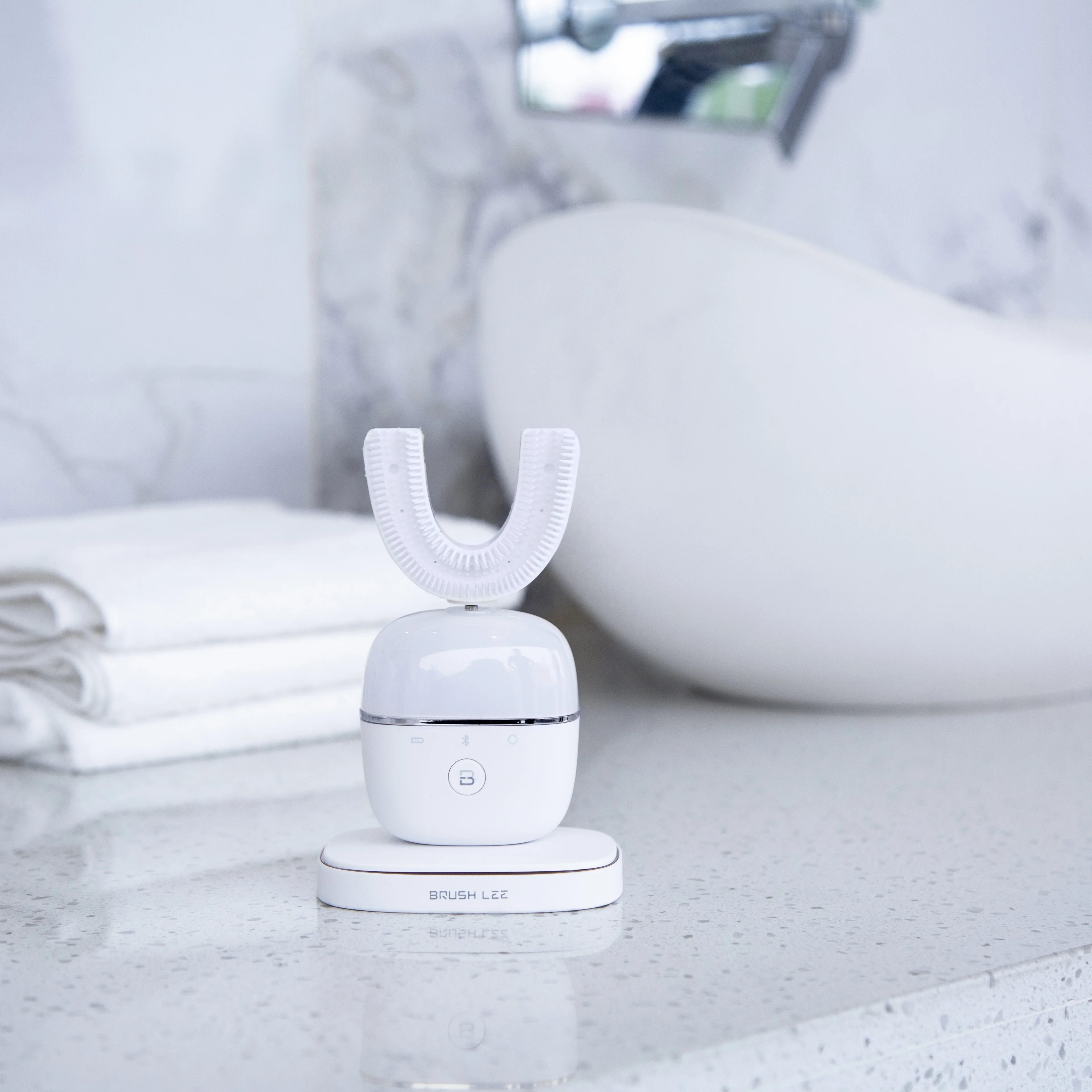 Fast delivery soft wireless multifunction intelligent 360 degree u shaped automatic toothbrush