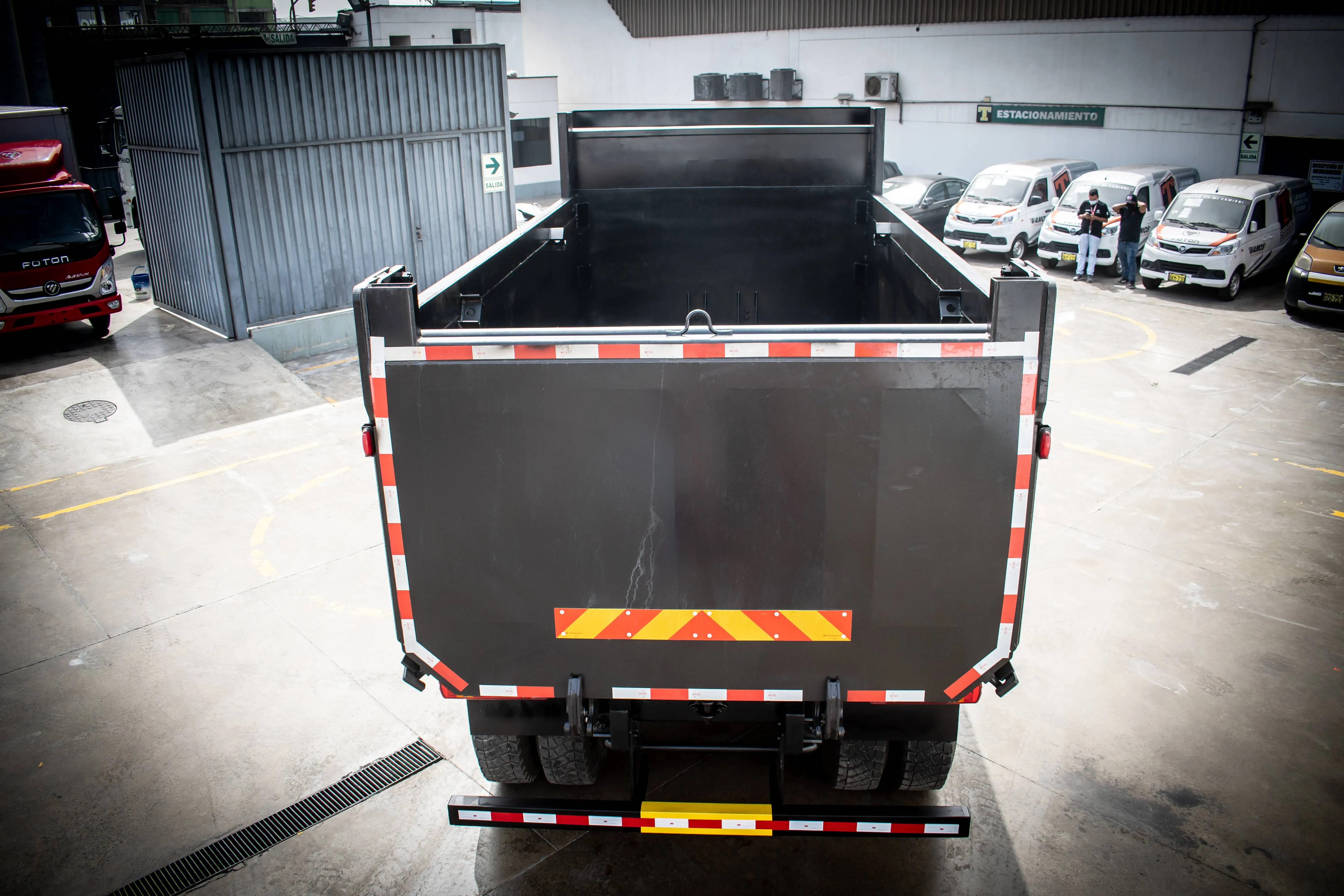 LFH light cargo  Heavy foton Dump Truck used  6*4  40 ton  tipper  truck  460hpTransportation of ston  Mineral