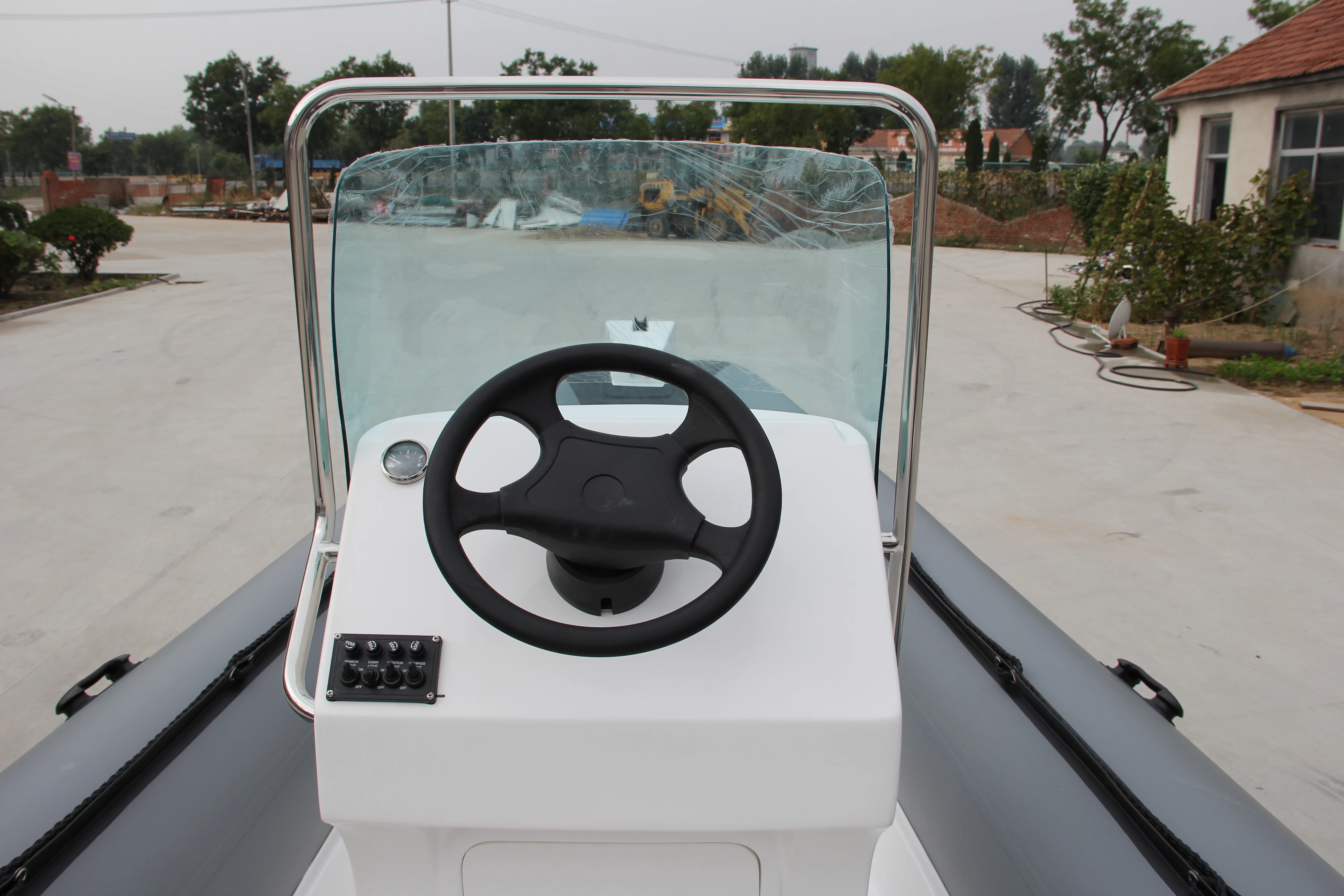 17.5ft 5.4m fiberglass fishing boat small luxury yacht cabin cruiser yacht luxury boat with engine