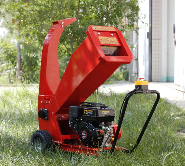 Wood Chipper Shredder with Walking Operator