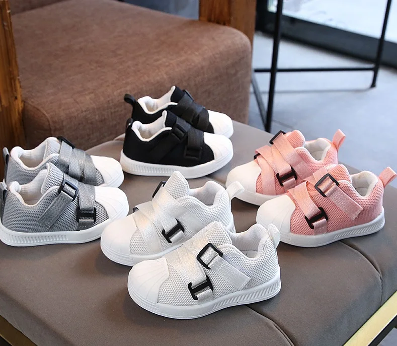 Модные удобные дышащие Нескользящие кроссовки оптом для девочек и мальчиков детская повседневная обувь