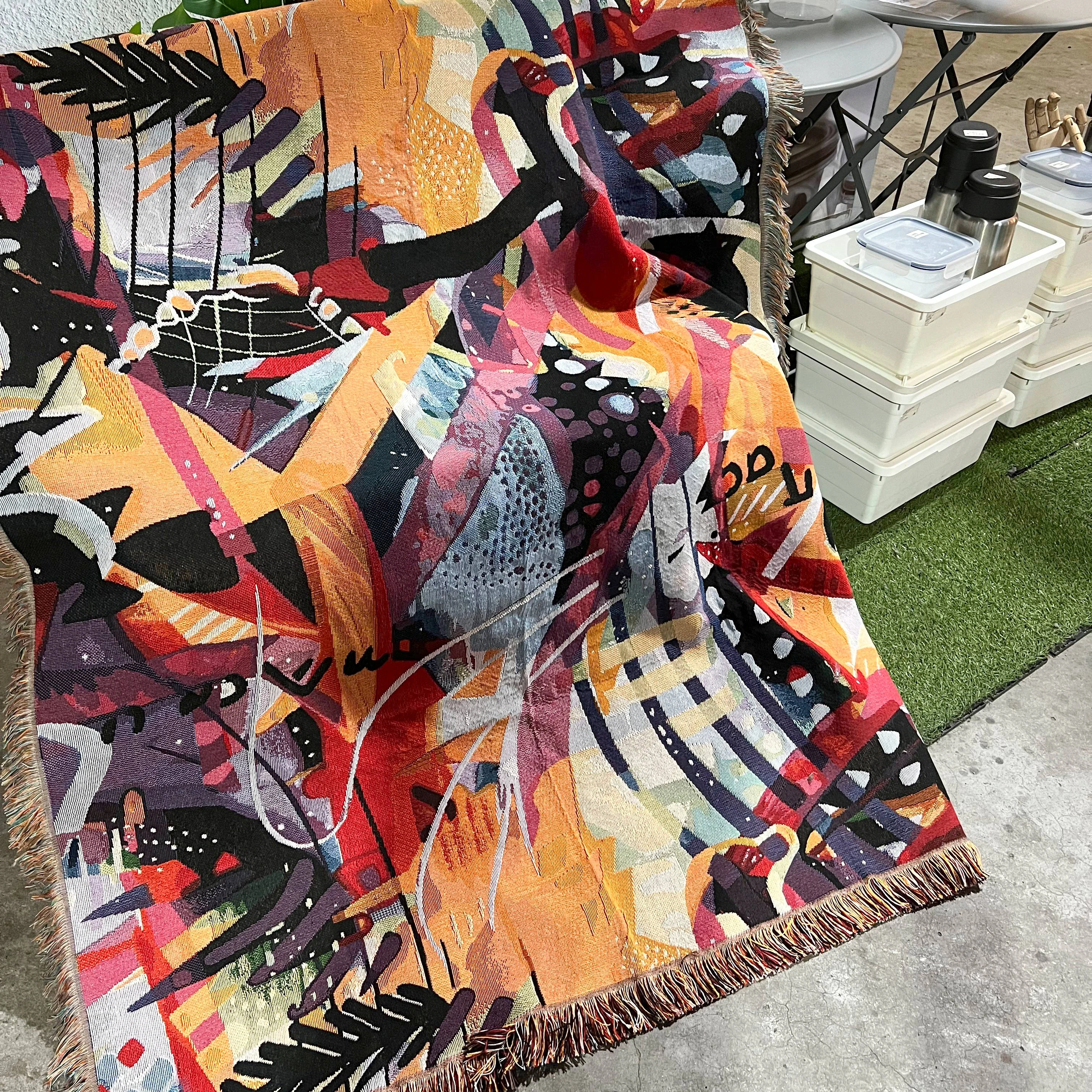 Ready to Ship Style Cotton Gray Woven King-Size Fluffy Fleece Blanket with Animal Cartoon Pattern for Adults in Winter