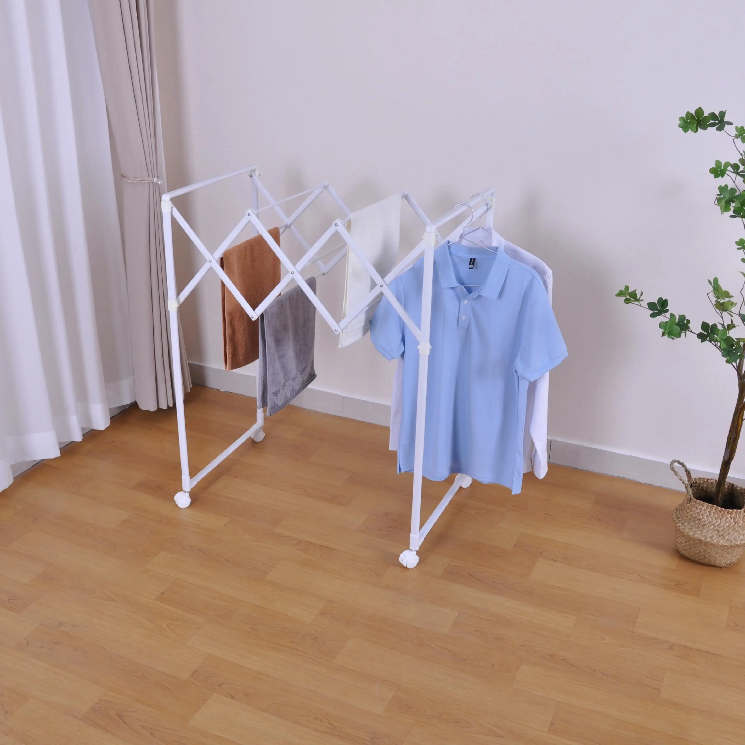 Best-selling Custom Stand Metal Coat Dress Hanger Foldable Dryer Rack for Home Use Steel Laundry Movable Floor Type Storage Bags
