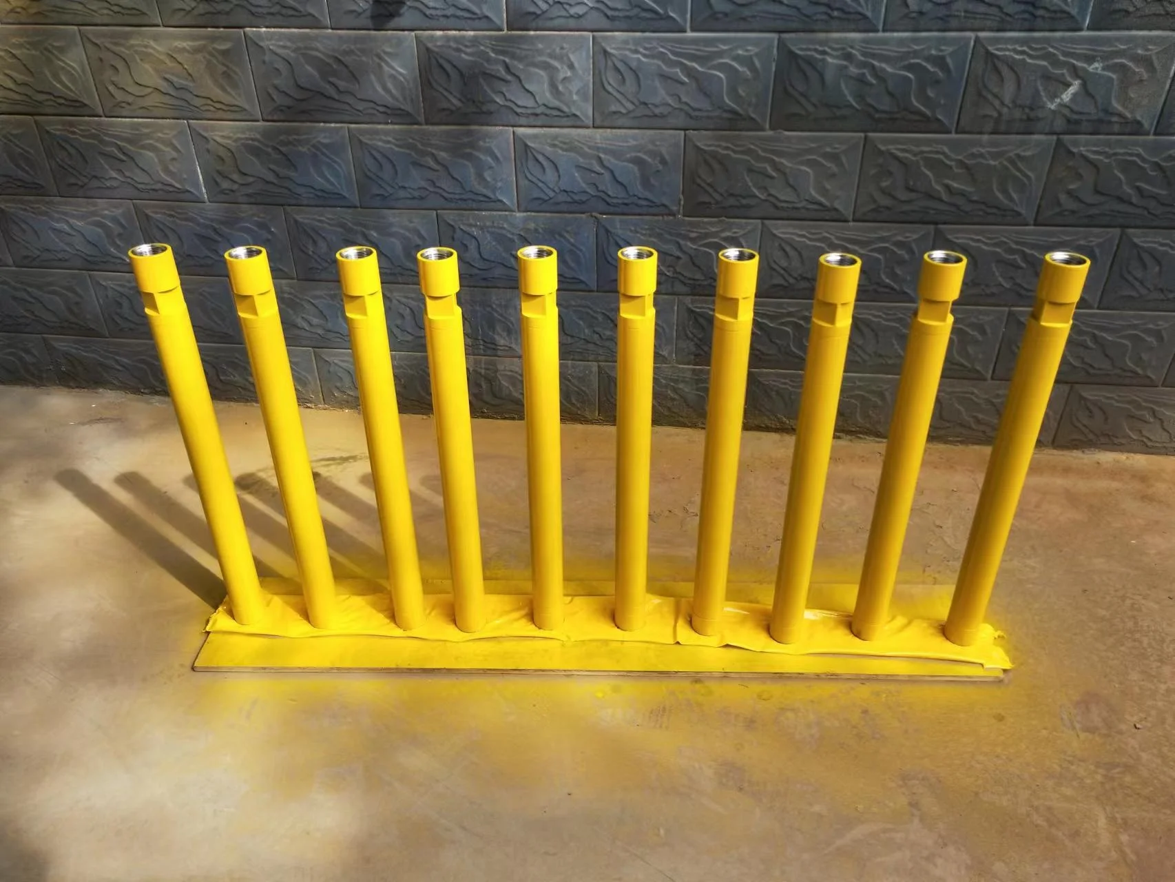 br3 dth hammer dth Hammer Rod Medium-Low Air Pressure BR1 BR2 BR3 DTH Hammers Using BR Series bits for quarrying