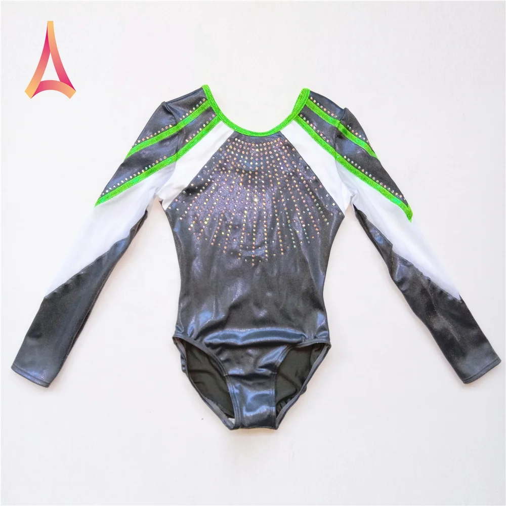 Модный гимнастический трико с контрастными полосками и длинным рукавом