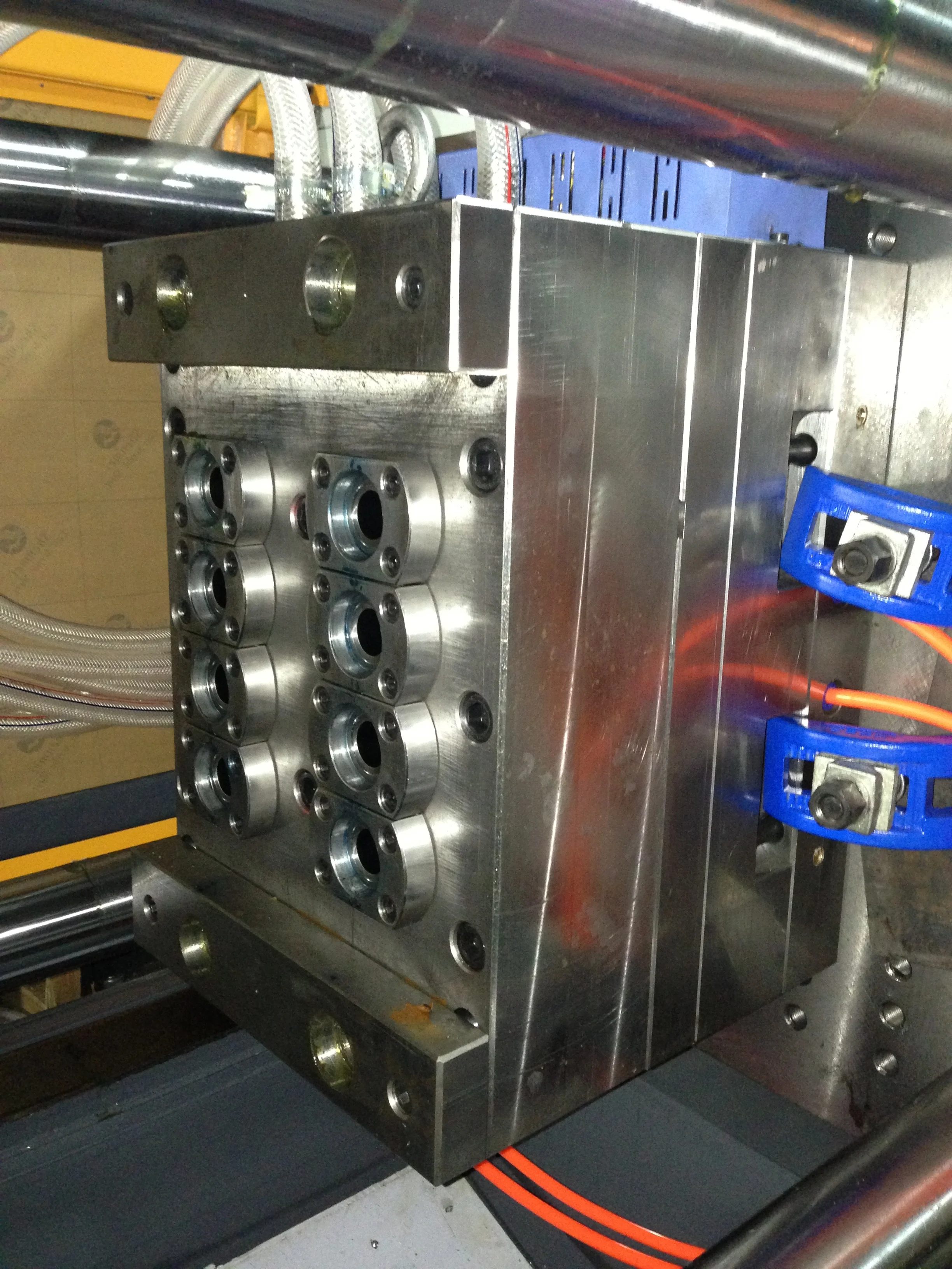 
plastic bottle injection preform mold maker 