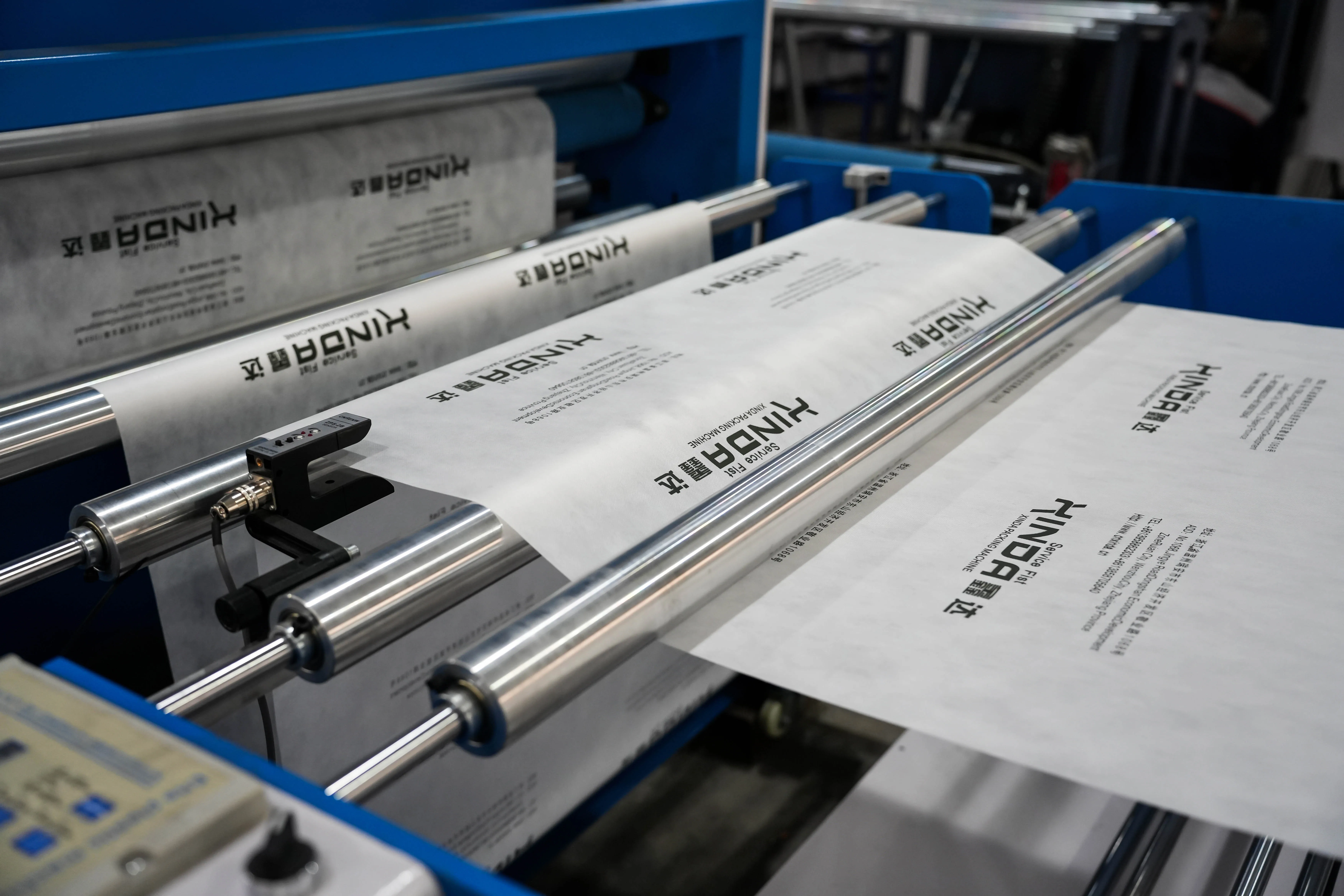 High speed non-woven multi color screen printing machine with conveyor belt 6-color 6-station screen printing machine