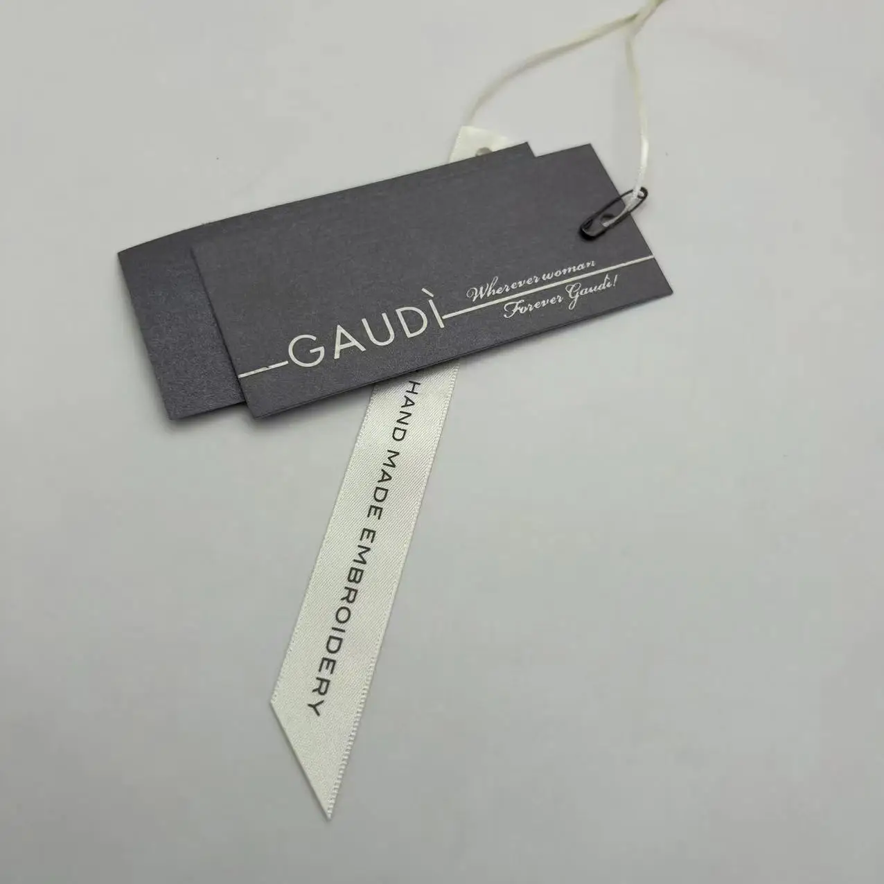 Customized Design Logo Printing Ribbon Pins Hanging Tags Recyclable Garment Bags Shoes Hats Hang Tags