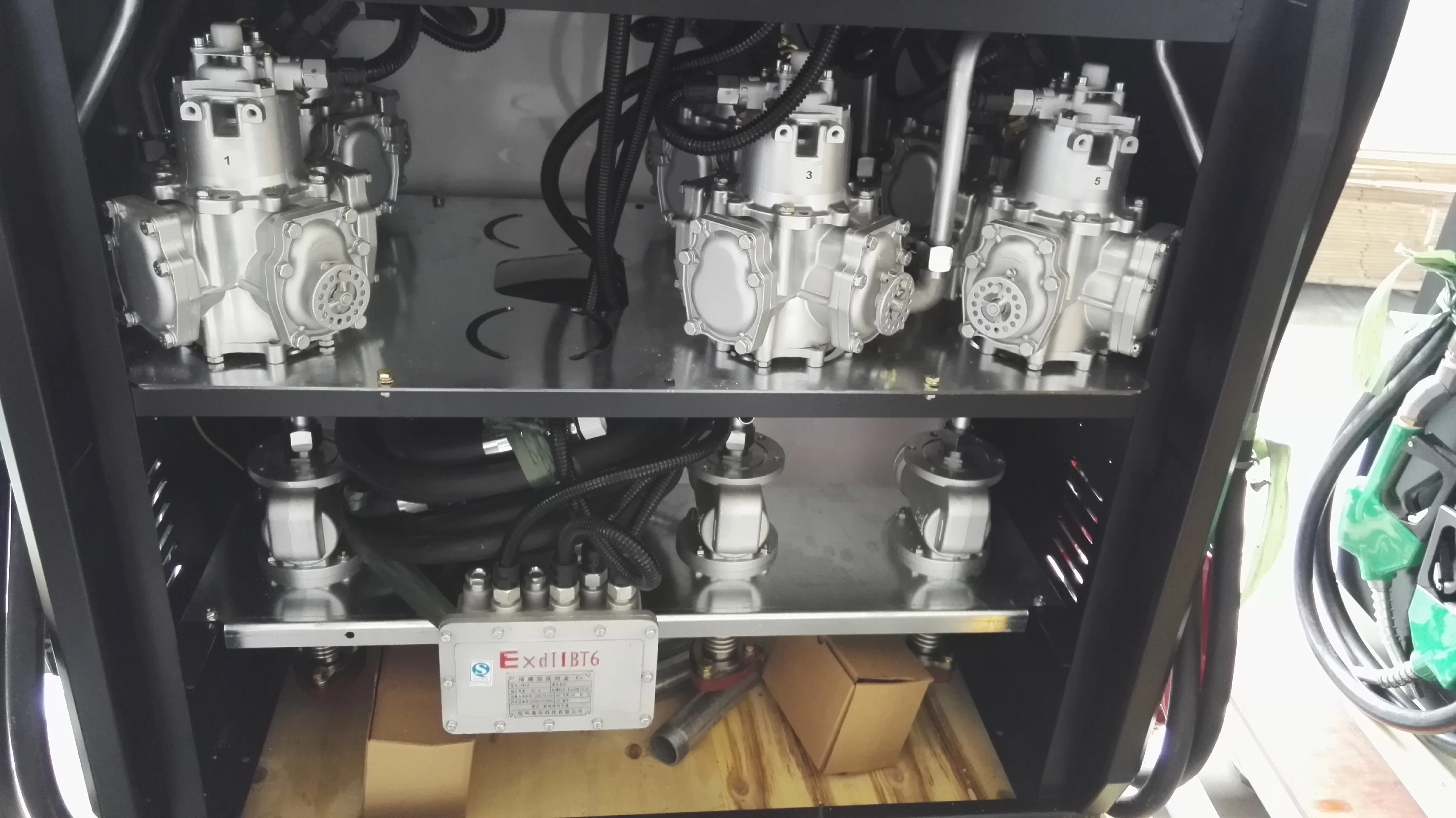 Gilbarco Model 3-Product&6-Hose Fuel Dispenser Pump  for Gas Station