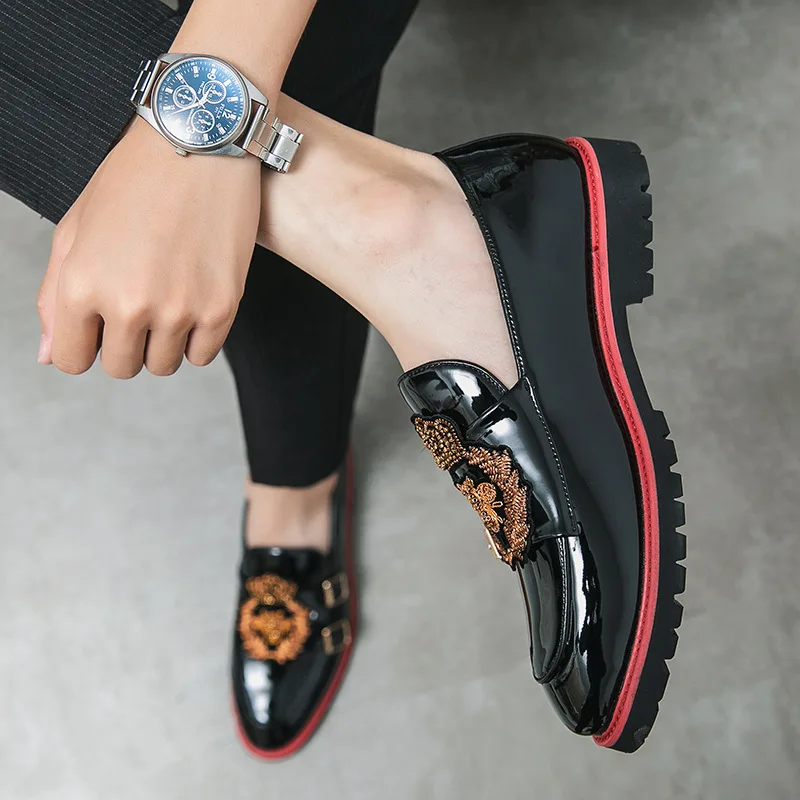 Trendy embroidered loafers men shoes hot sellers large size leather shoes 38-48