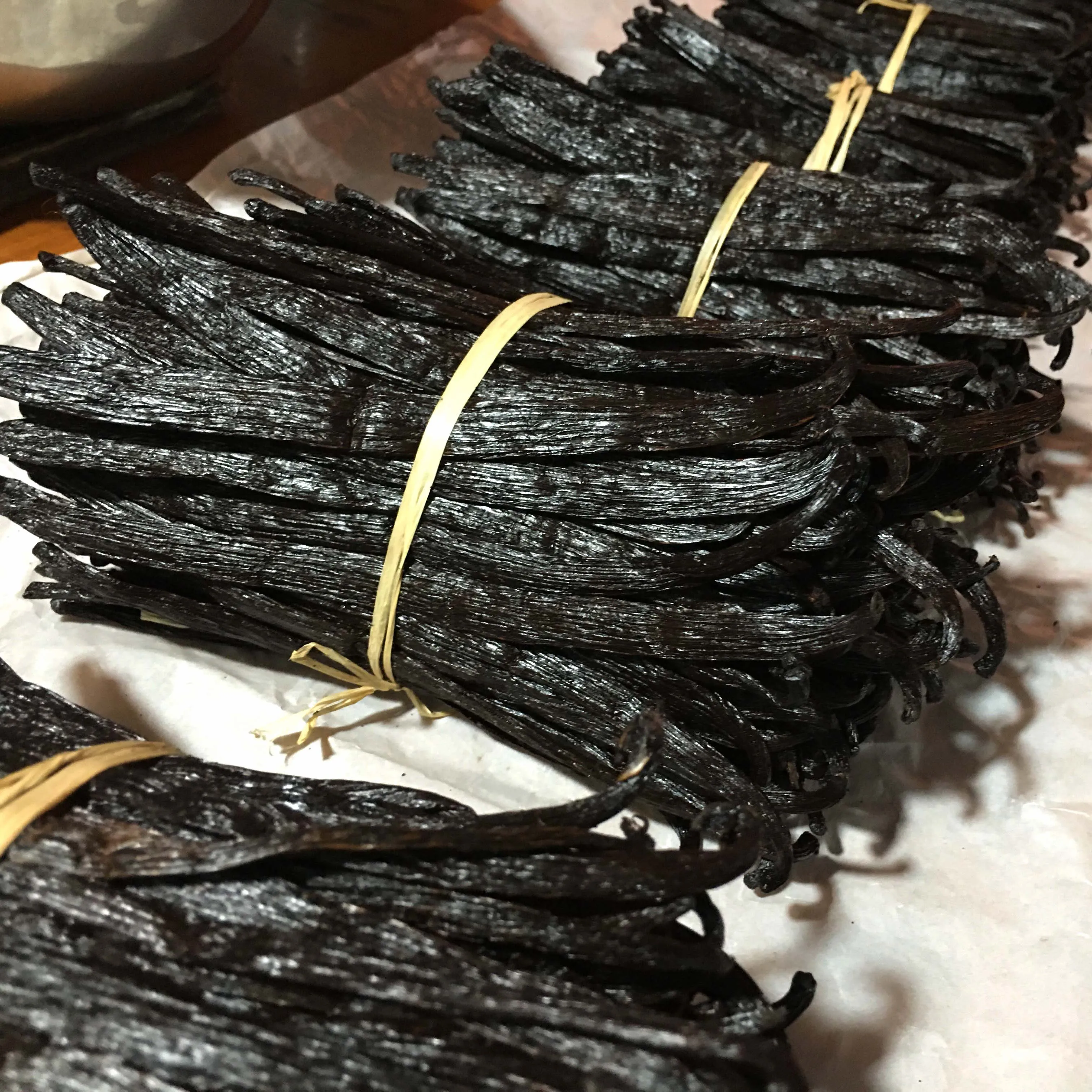 Pure Gourmet Grade A Vanilla Beans Pods for Vanilla  Extraction  from Top Manufacturer