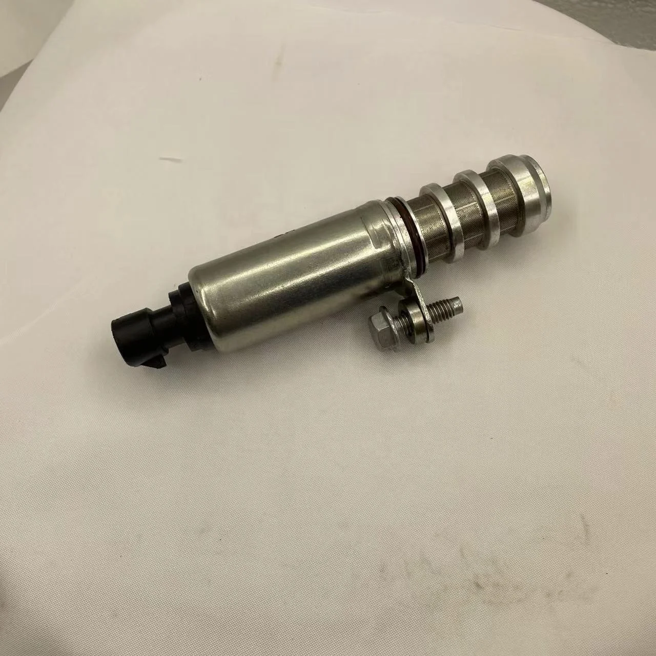 Engine Variable Valve Timing Solenoid Oil Control Solenoid Valve for GM Opel 12655421 12628348 4805106 4814189