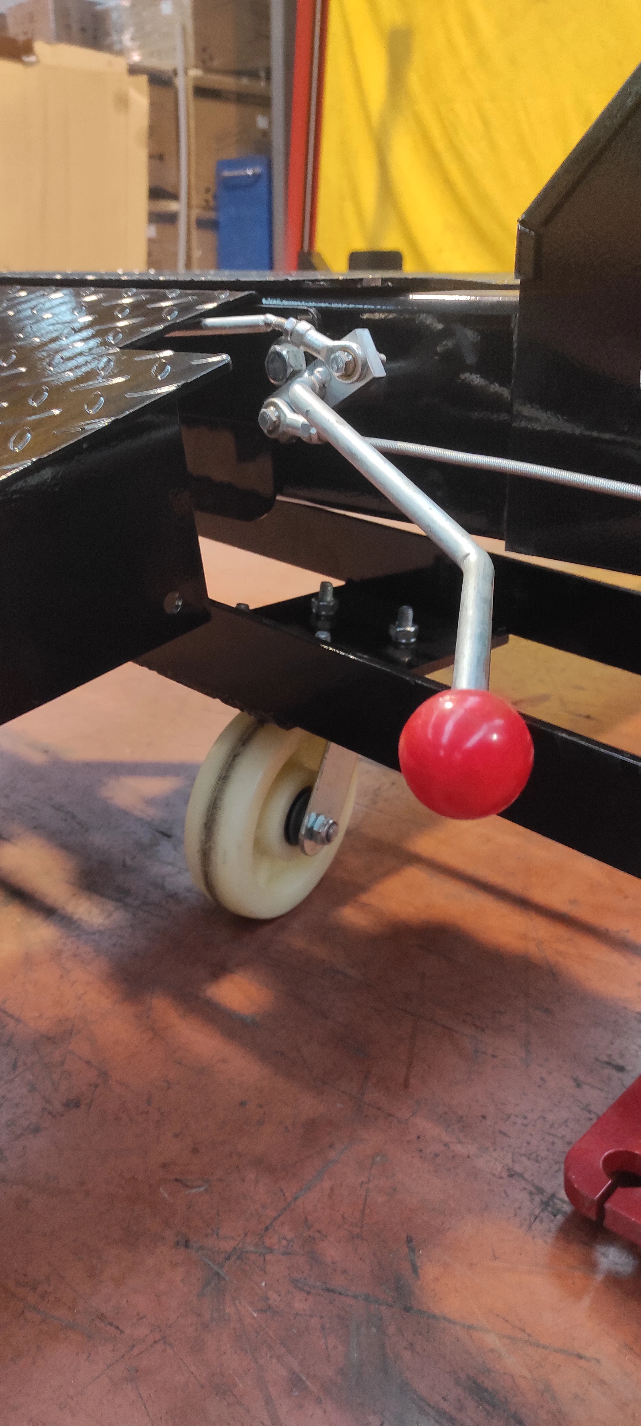 CE certified double wide safe quality 4 post parking lift car lift