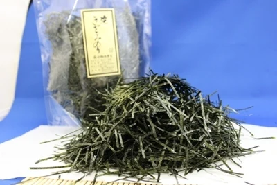 Soba udon noodles pizza topping shredded dry roasted seaweed yaki sushi nori