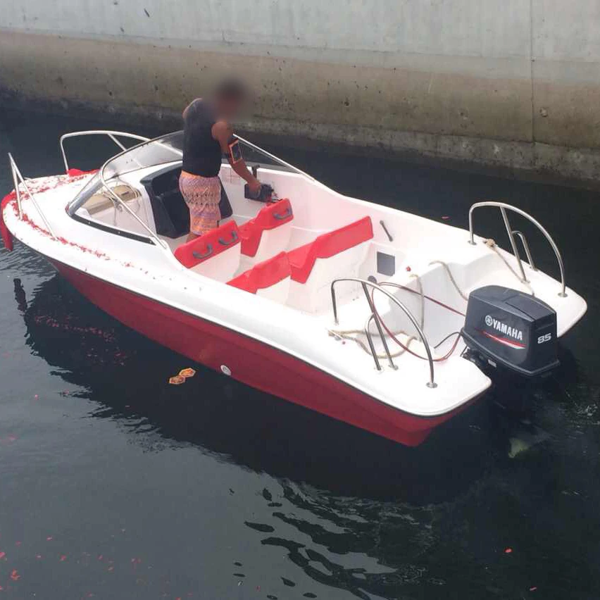 
8 persons low price classic 5.5m fiberglass passenger boat white color leisure boat large quantity sightseed dinghy 