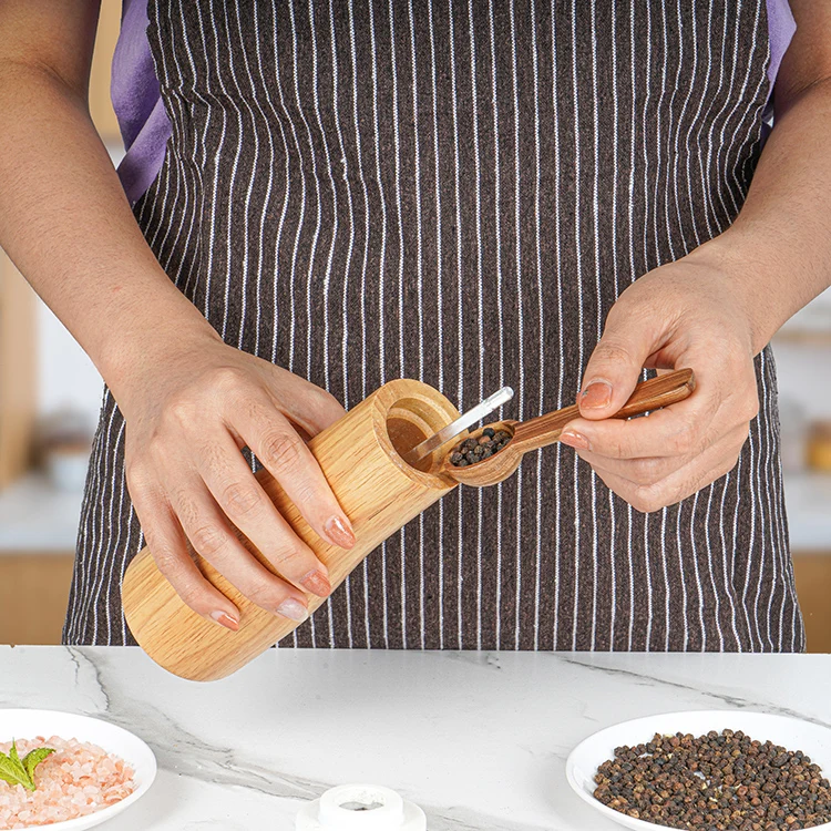 Kitchen Manual Seasoning Grinder Shaker Bottle Set Wooden Salt Pepper Mill with Ceramic Core Black White Spice Nuts PC Material