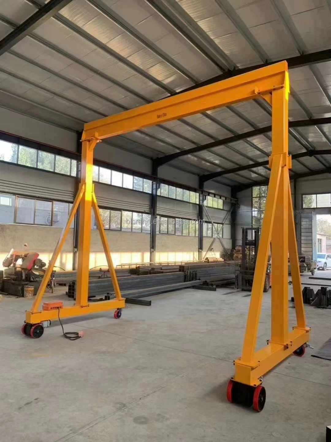 1t 2t 3t 5t Capacity Customized Adjustable High Efficiency Mobile Aluminium Mini Gantry Crane with remote control