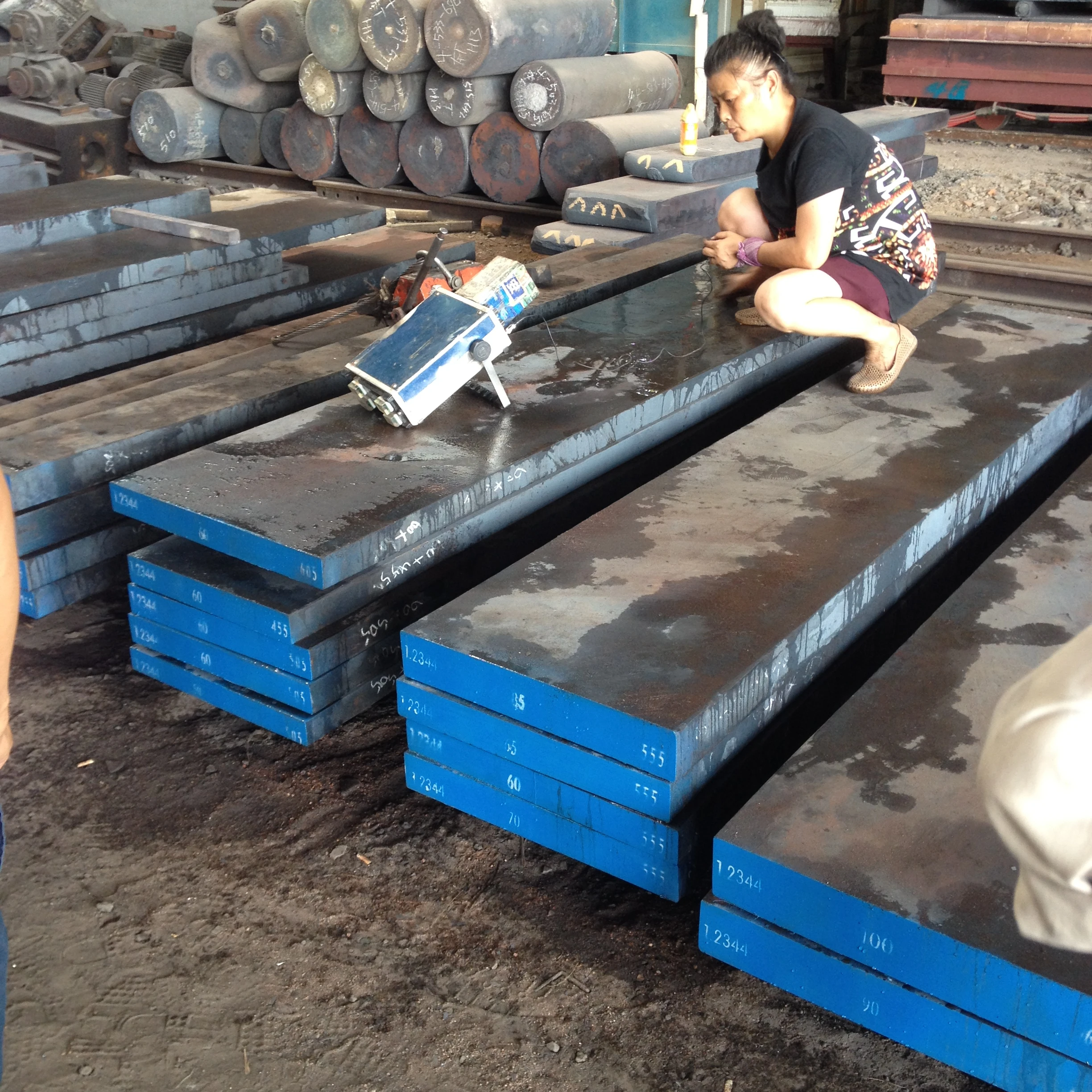 1.2344 X40CrMoV5 H13 SKD61 hot sale high quality cheap HOT WORK TOOL STEEL  steel round and flat