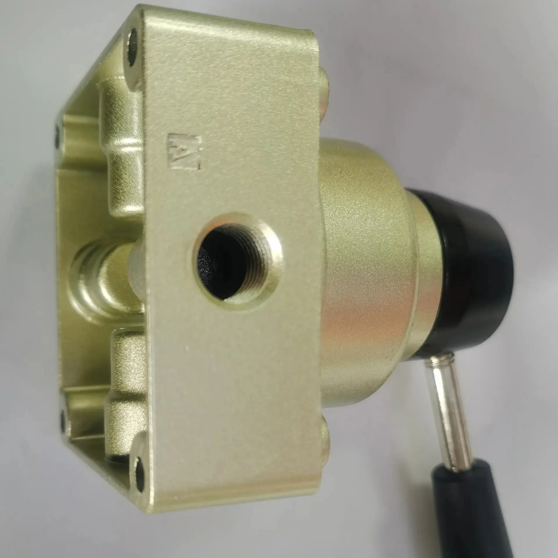 Electronic components of electromagnetic pneumatic valve electronic valve coil two position five way controller