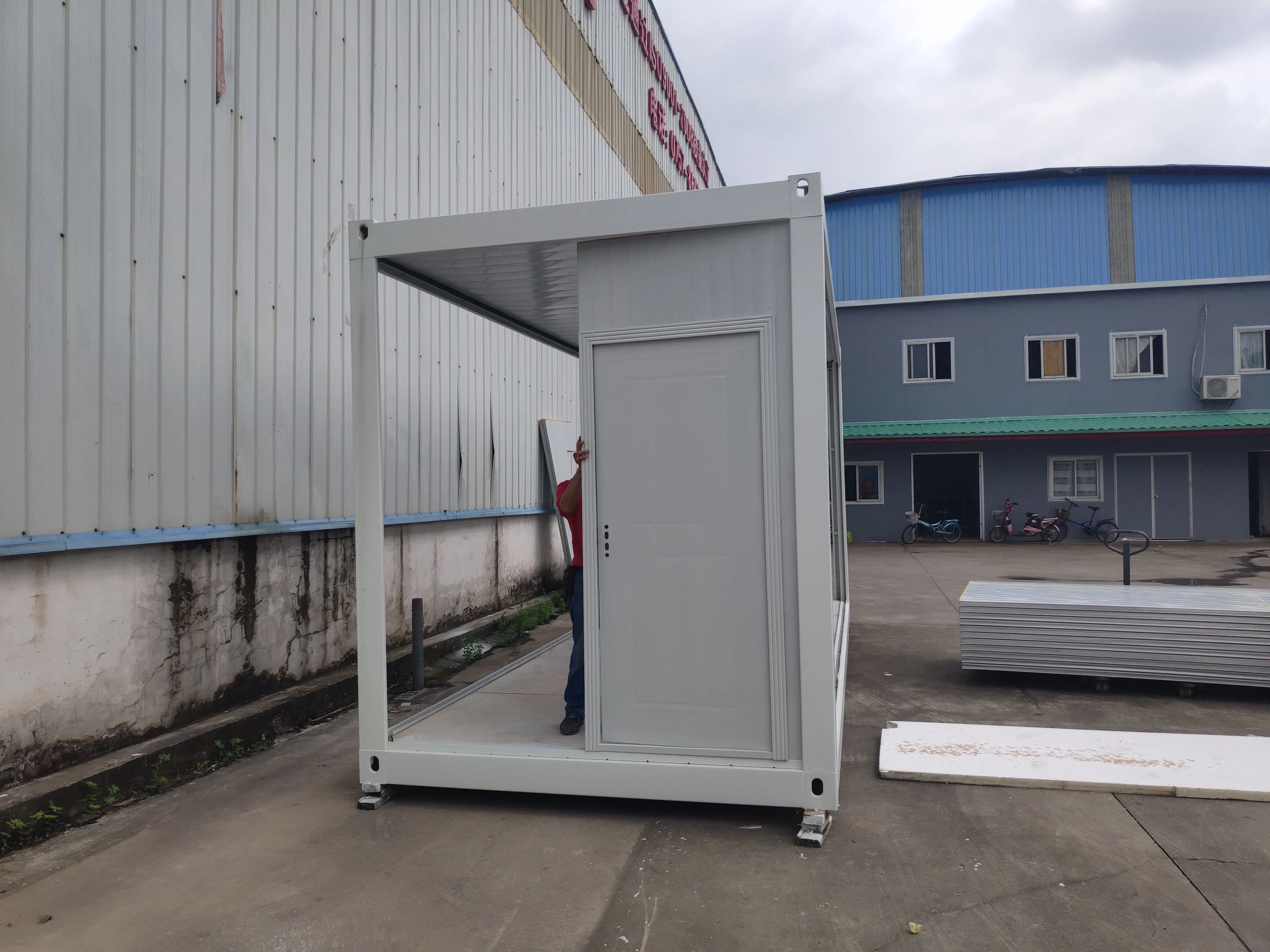 20ft Container Office Labor Camp accommodation small Prefab Container House Supplier 4 bedrooms for living log cabin